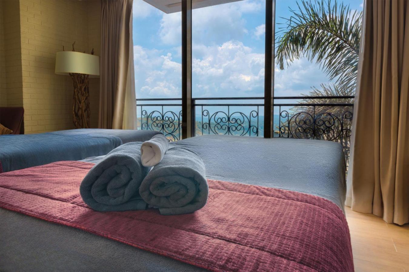 Scenic Tagaytay Getaway with Taal Views