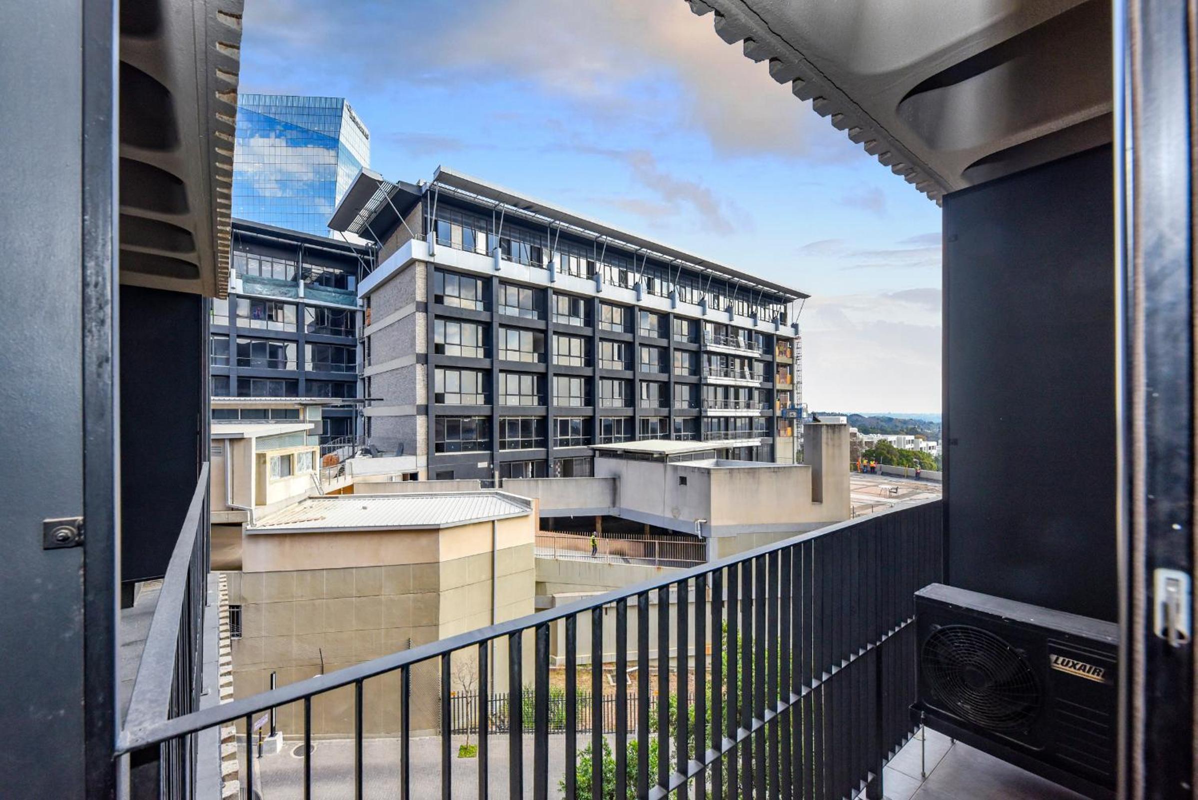 Sandton Central - The Lineal 301 Welanga