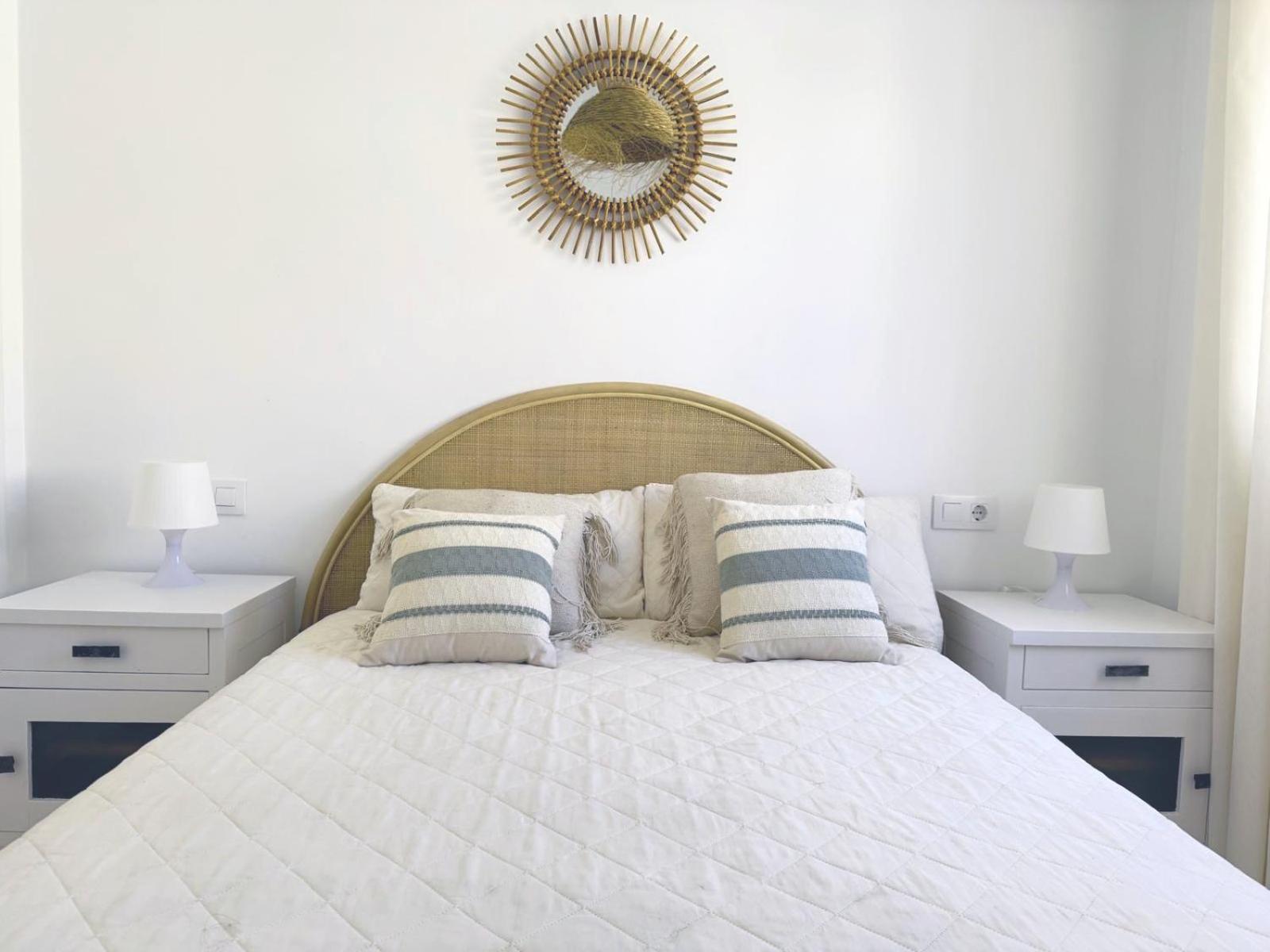 Vibes Center Flat