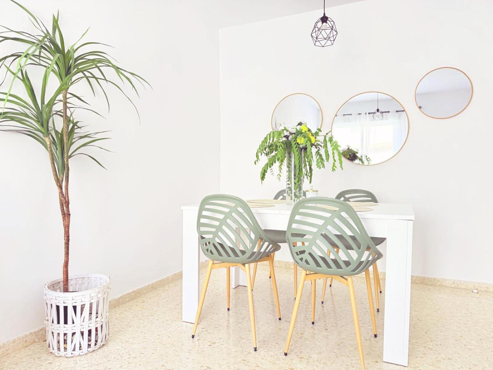 Vibes Center Flat