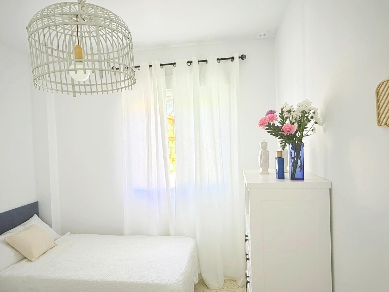 Vibes Center Flat