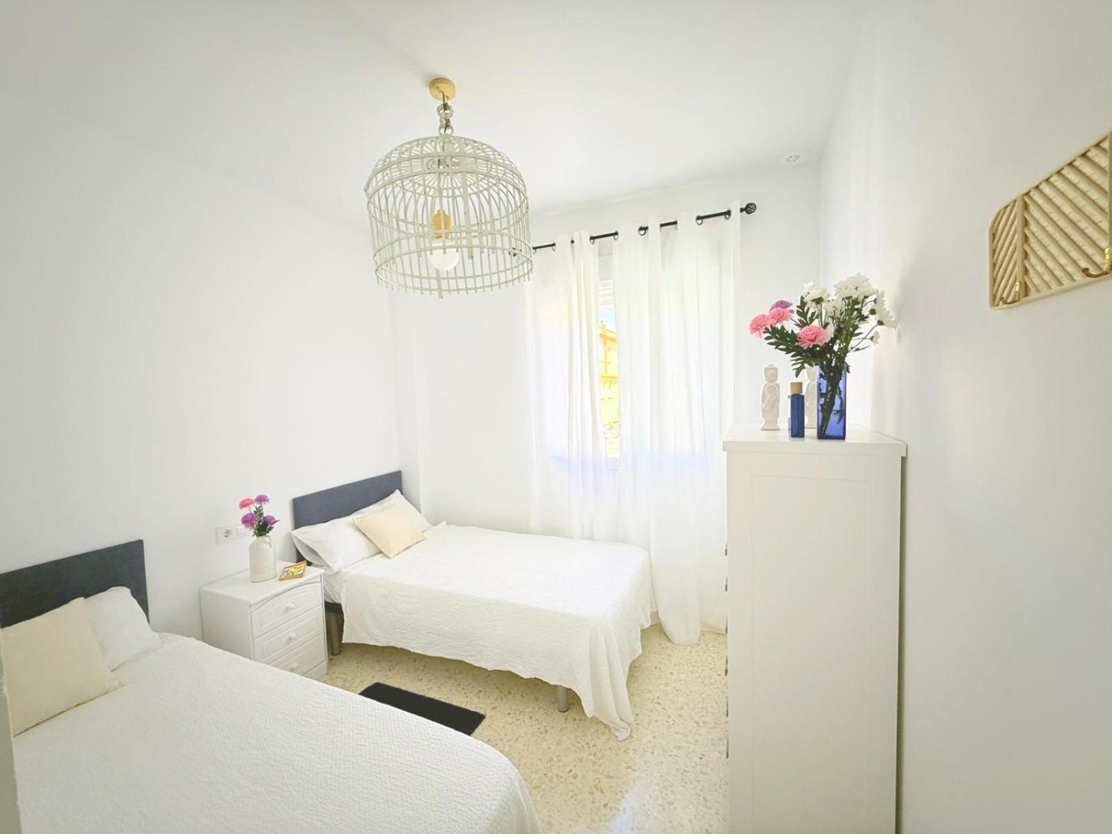 Vibes Center Flat
