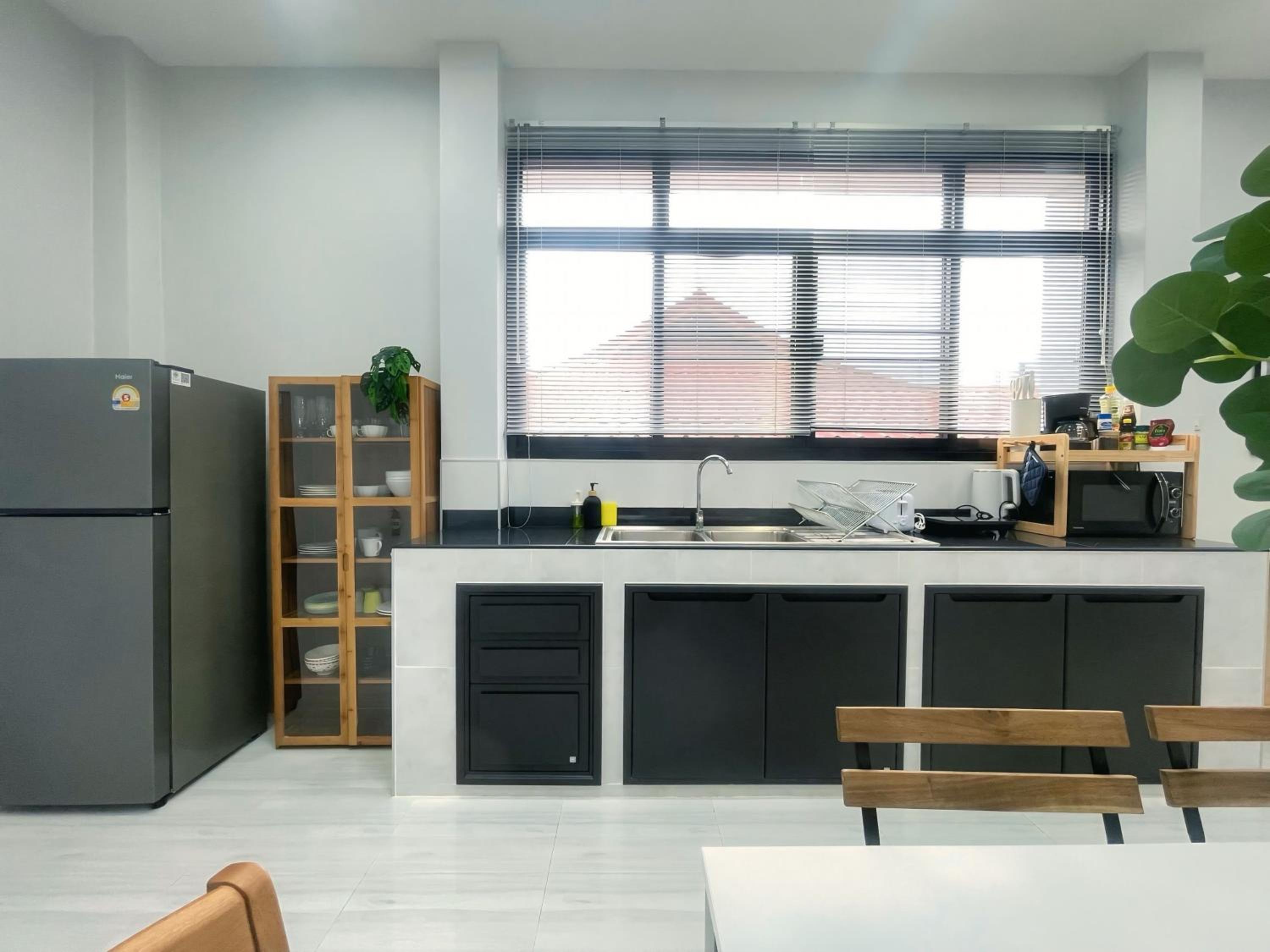 Ubon Hide Away - Brand New Private Villa - Walk to Lake - Pet Friendly