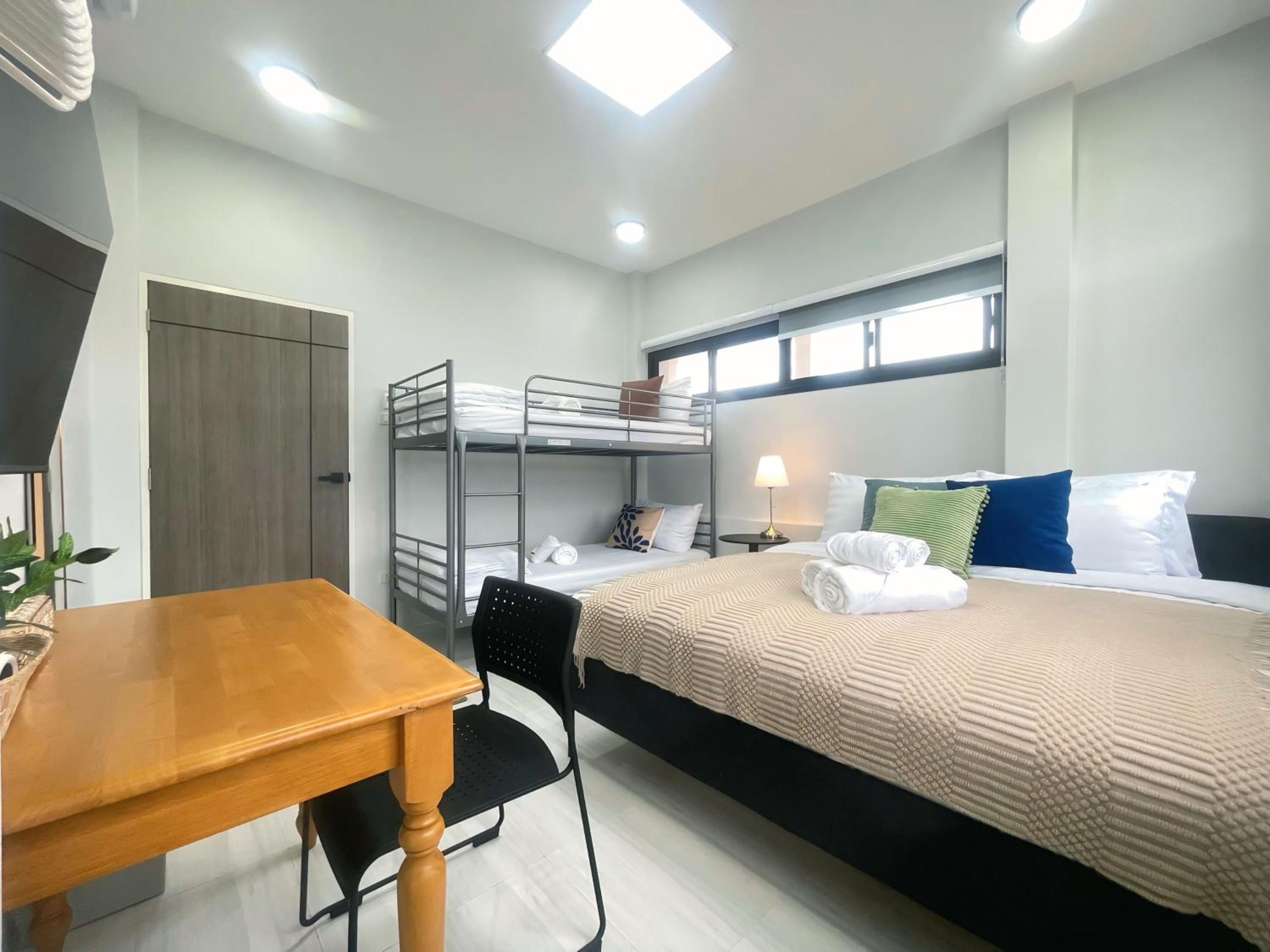 Ubon Hide Away - Brand New Private Villa - Walk to Lake - Pet Friendly