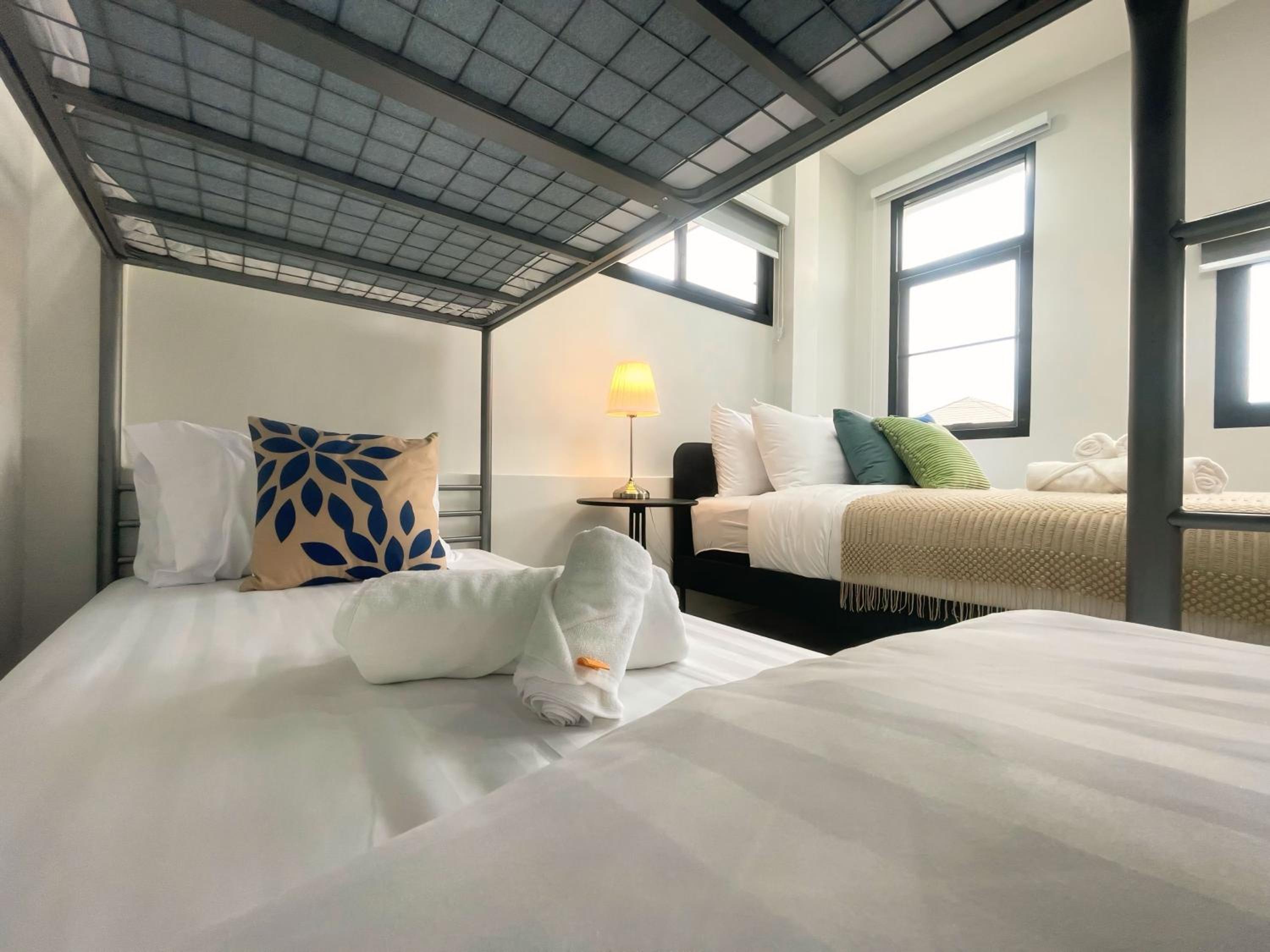 Ubon Hide Away - Brand New Private Villa - Walk to Lake - Pet Friendly