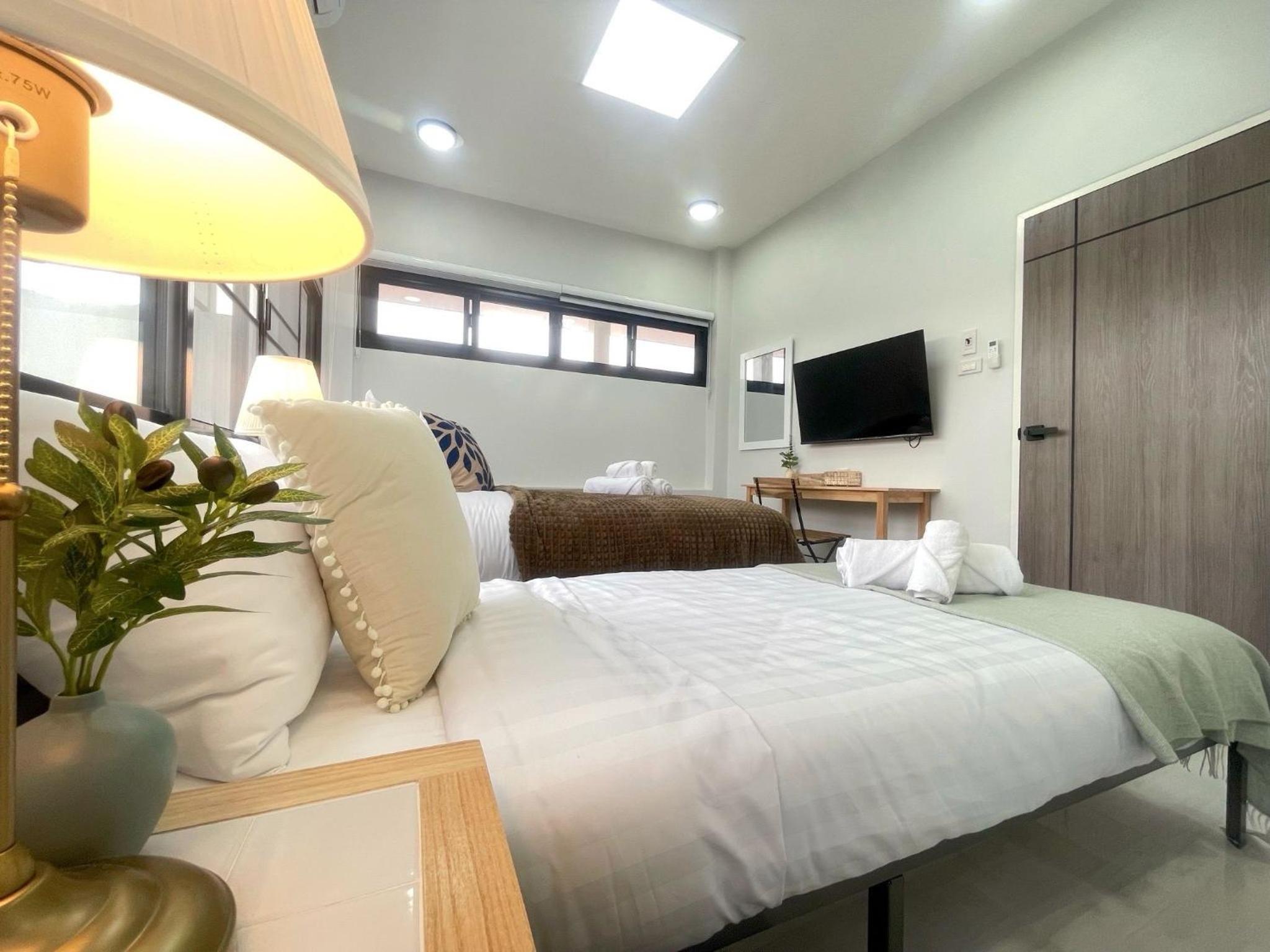 Ubon Hide Away - Brand New Private Villa - Walk to Lake - Pet Friendly