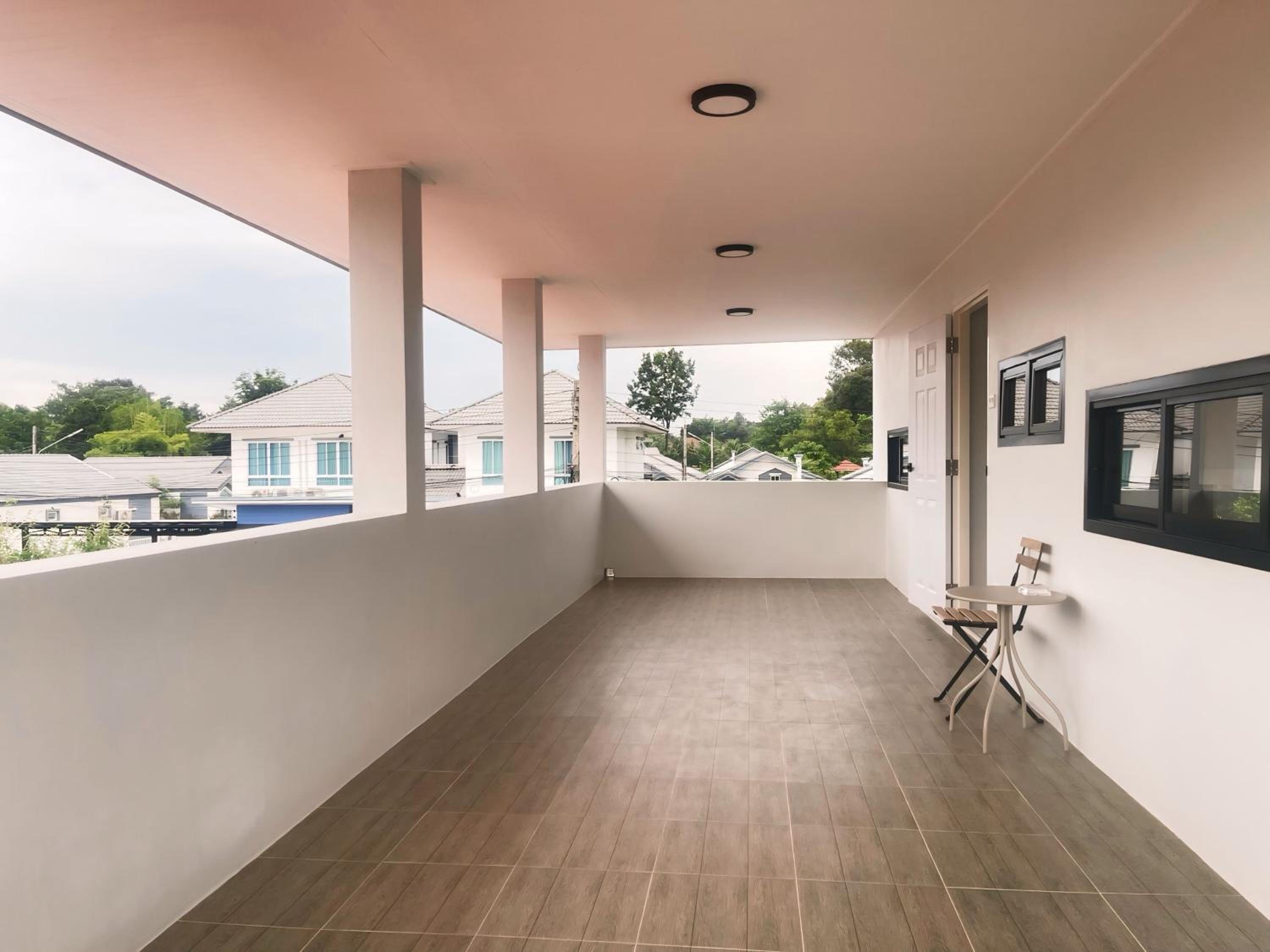Ubon Hide Away - Brand New Private Villa - Walk to Lake - Pet Friendly