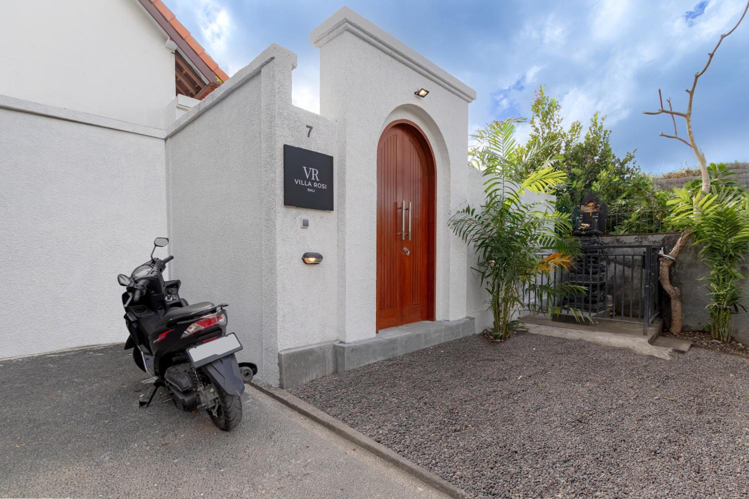 Brand New Villa Prime Location in Canggu - 15 Minutes Walk to the Beach