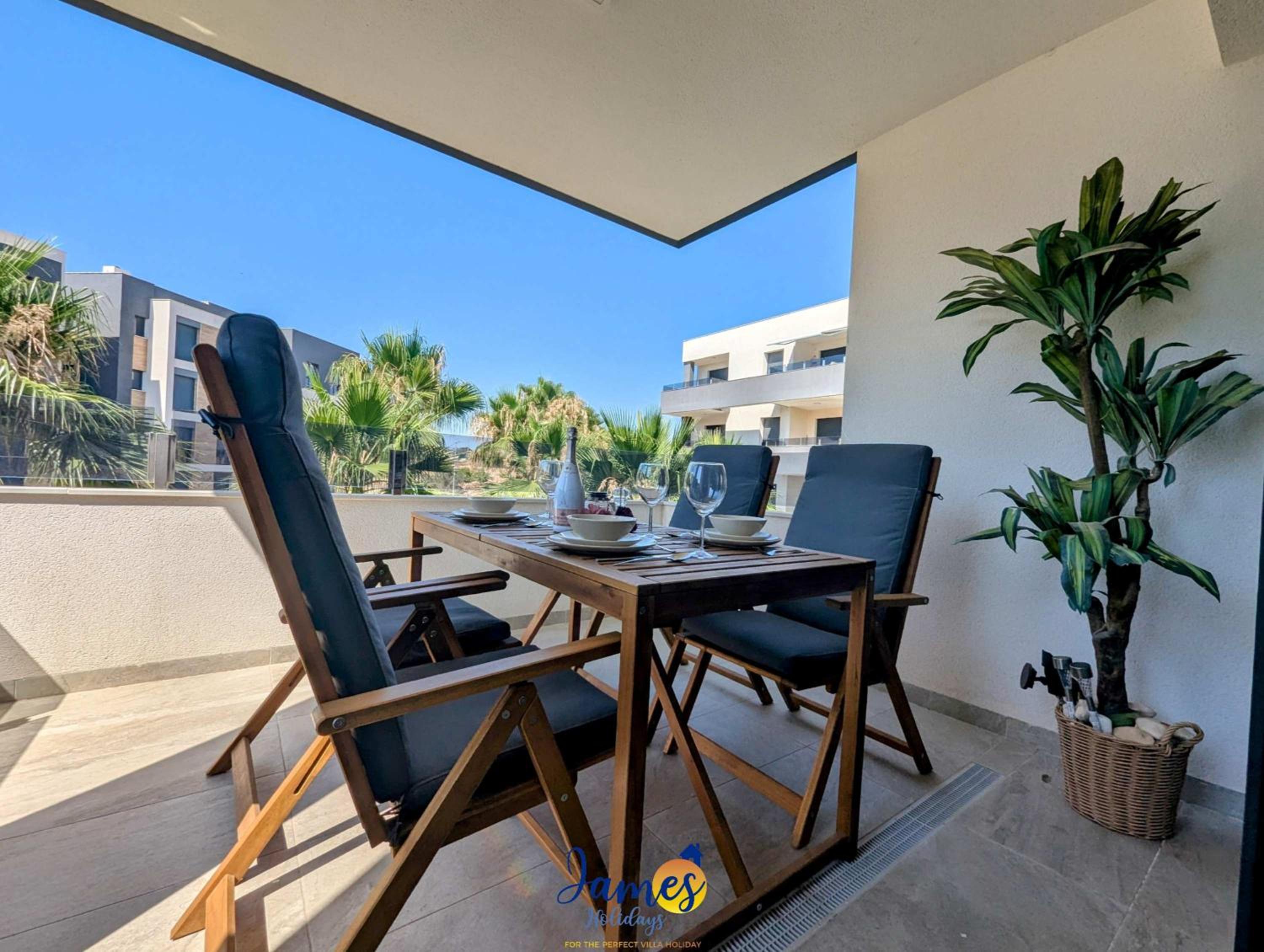 Chic Sunset Apart with Com Pool Duly14