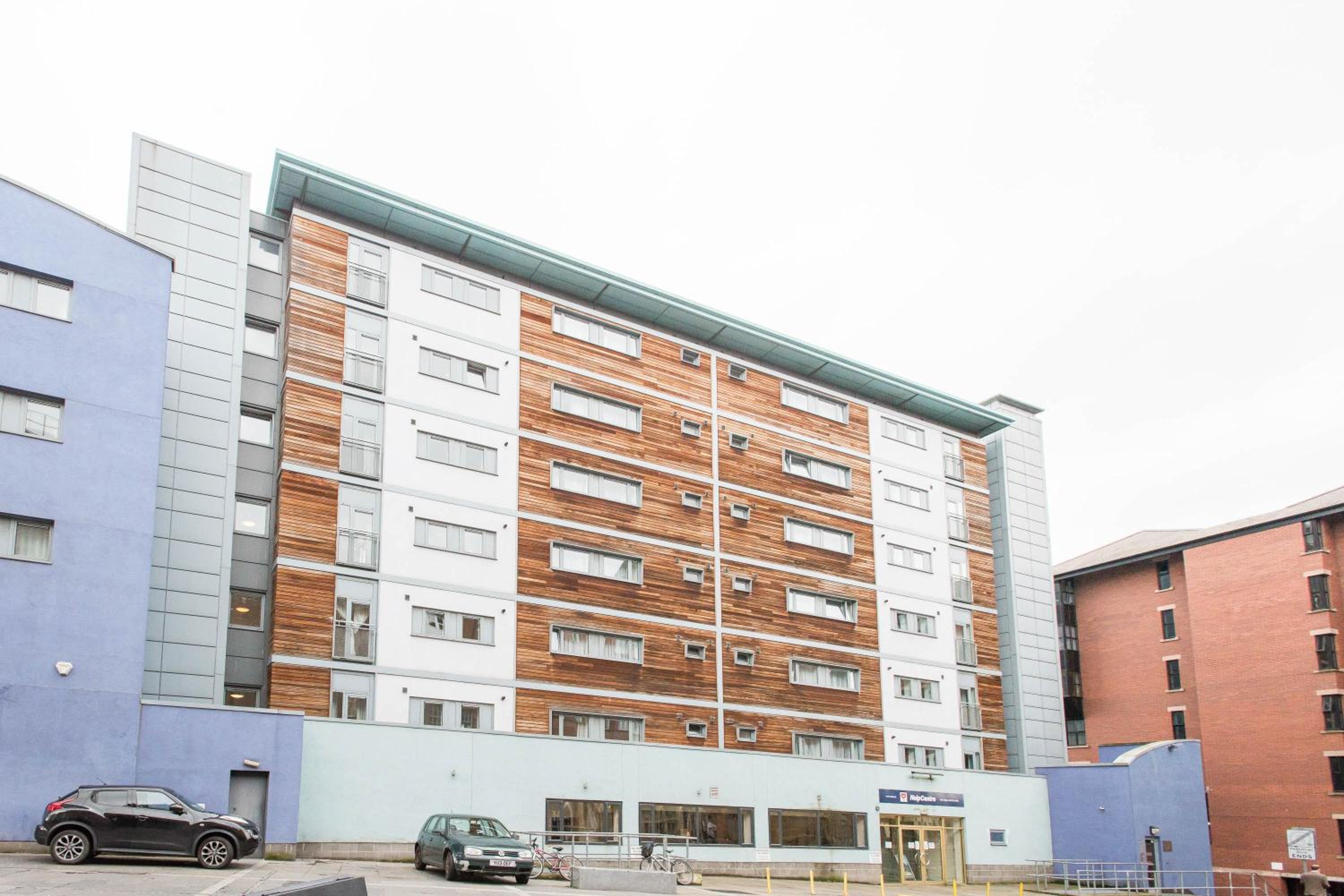 Hotel PREMIER SUITES Newcastle - Image 1