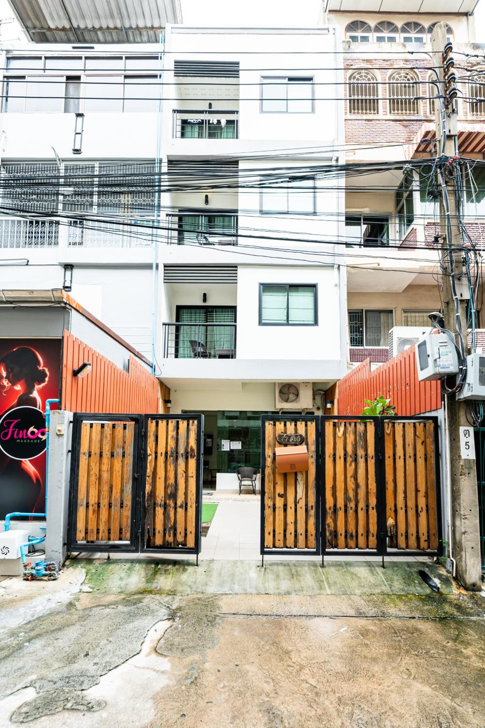 YON INN Sukhumvit 4 BTS Nana