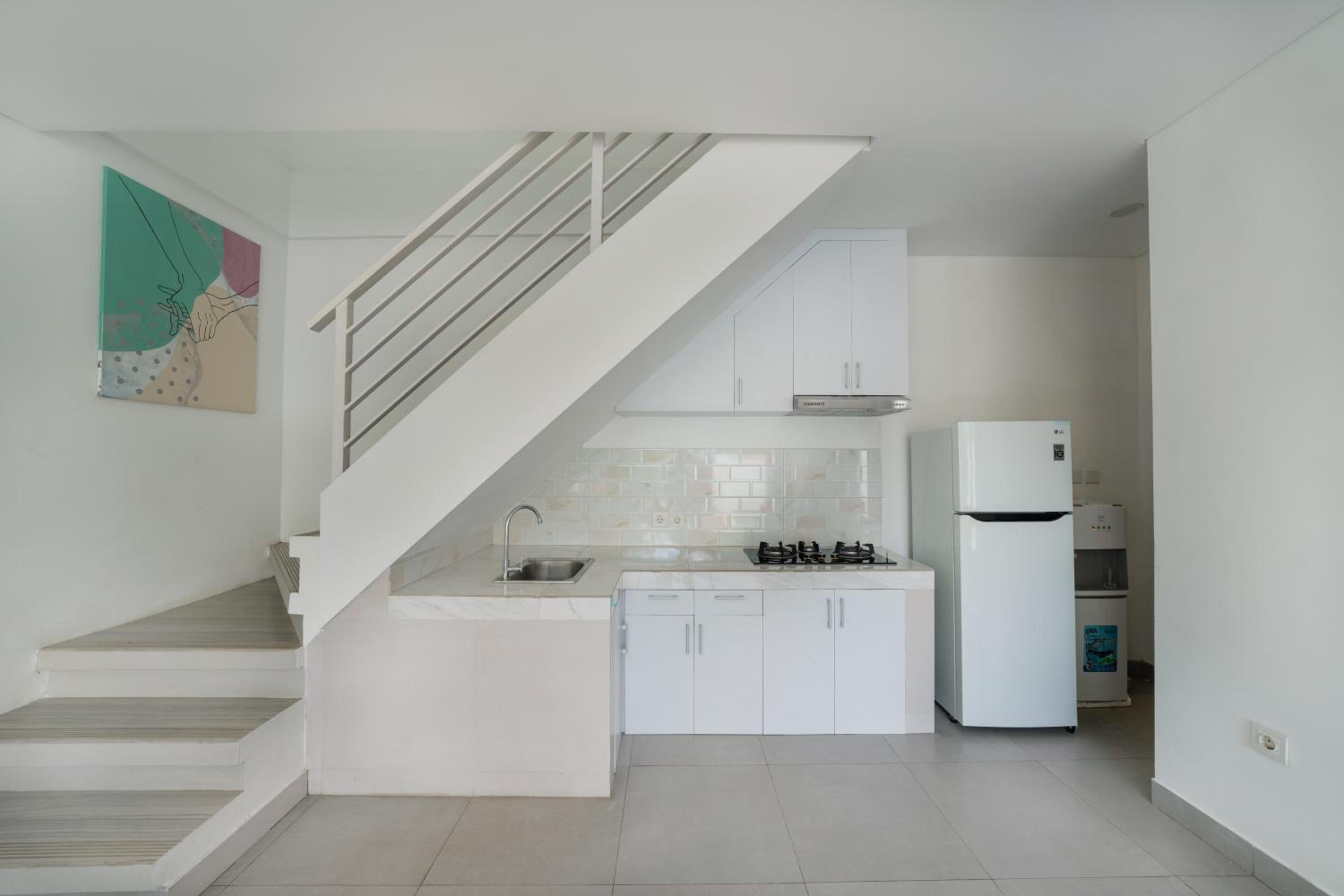 Villa Cocomo - Stylish 3BR Pool Villa 100m from Batu Bolong Beach