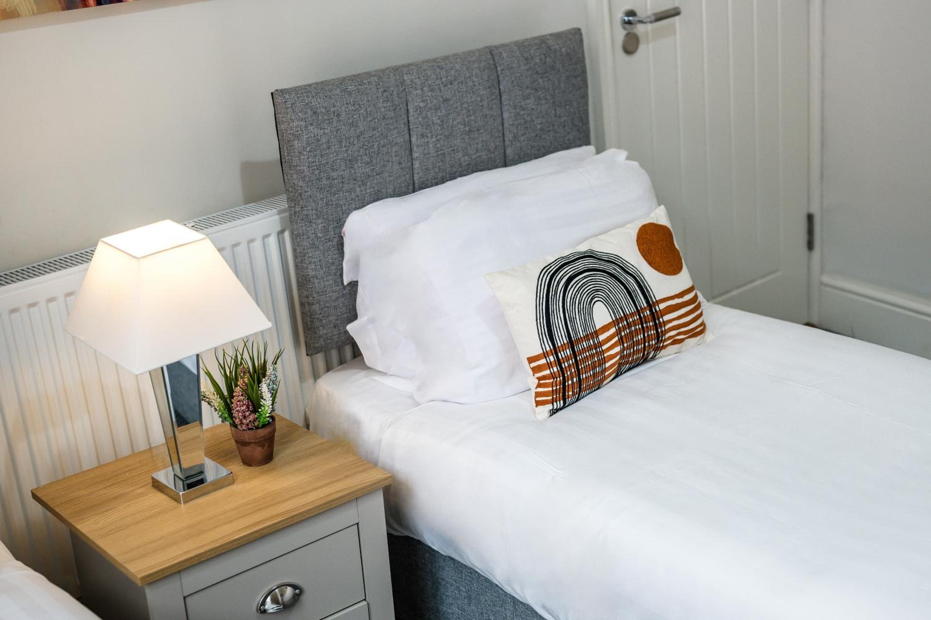Kemble House - Air Host & Stay - 5 Bedroom, 5 Bathroom - Sleeping 10