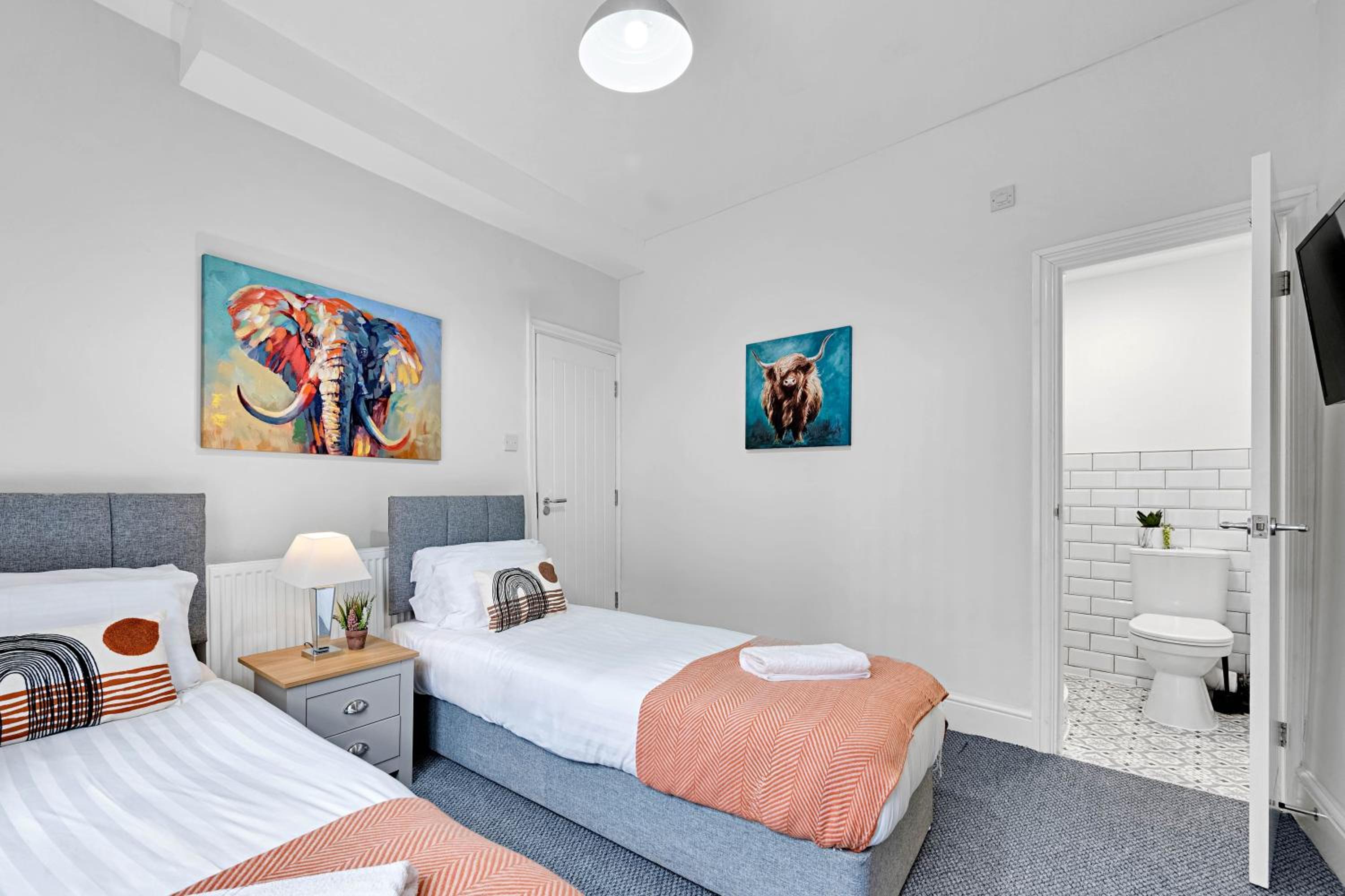 Kemble House - Air Host & Stay - 5 Bedroom, 5 Bathroom - Sleeping 10