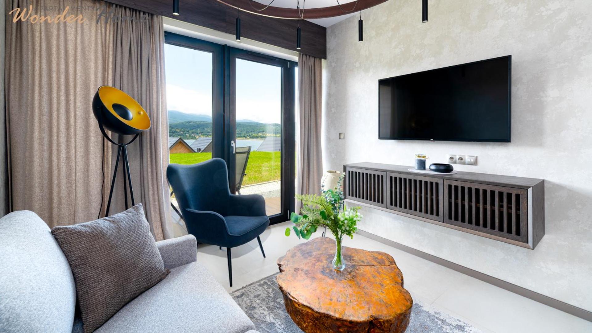 Wonder Hill - bajkowy widok na góry i zalew, strefa wellness na terenie kompleksu