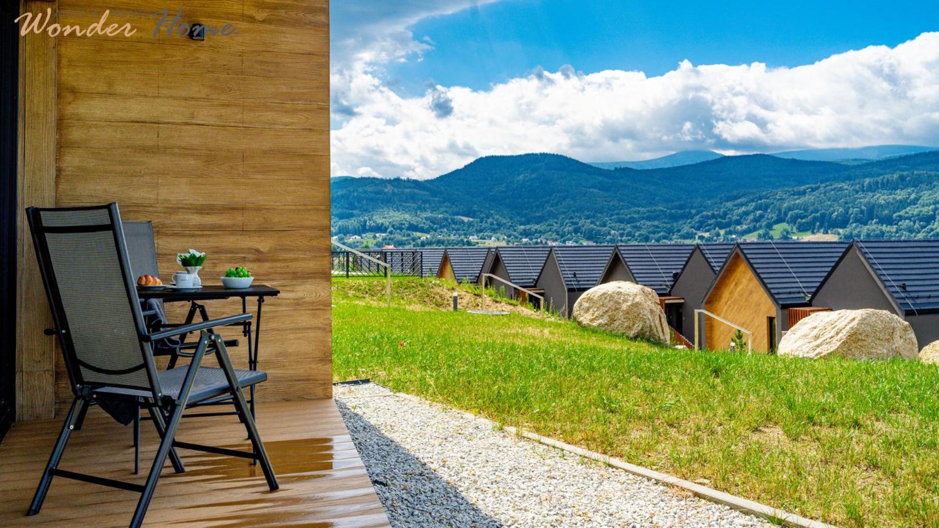 Wonder Hill - bajkowy widok na góry i zalew, strefa wellness na terenie kompleksu