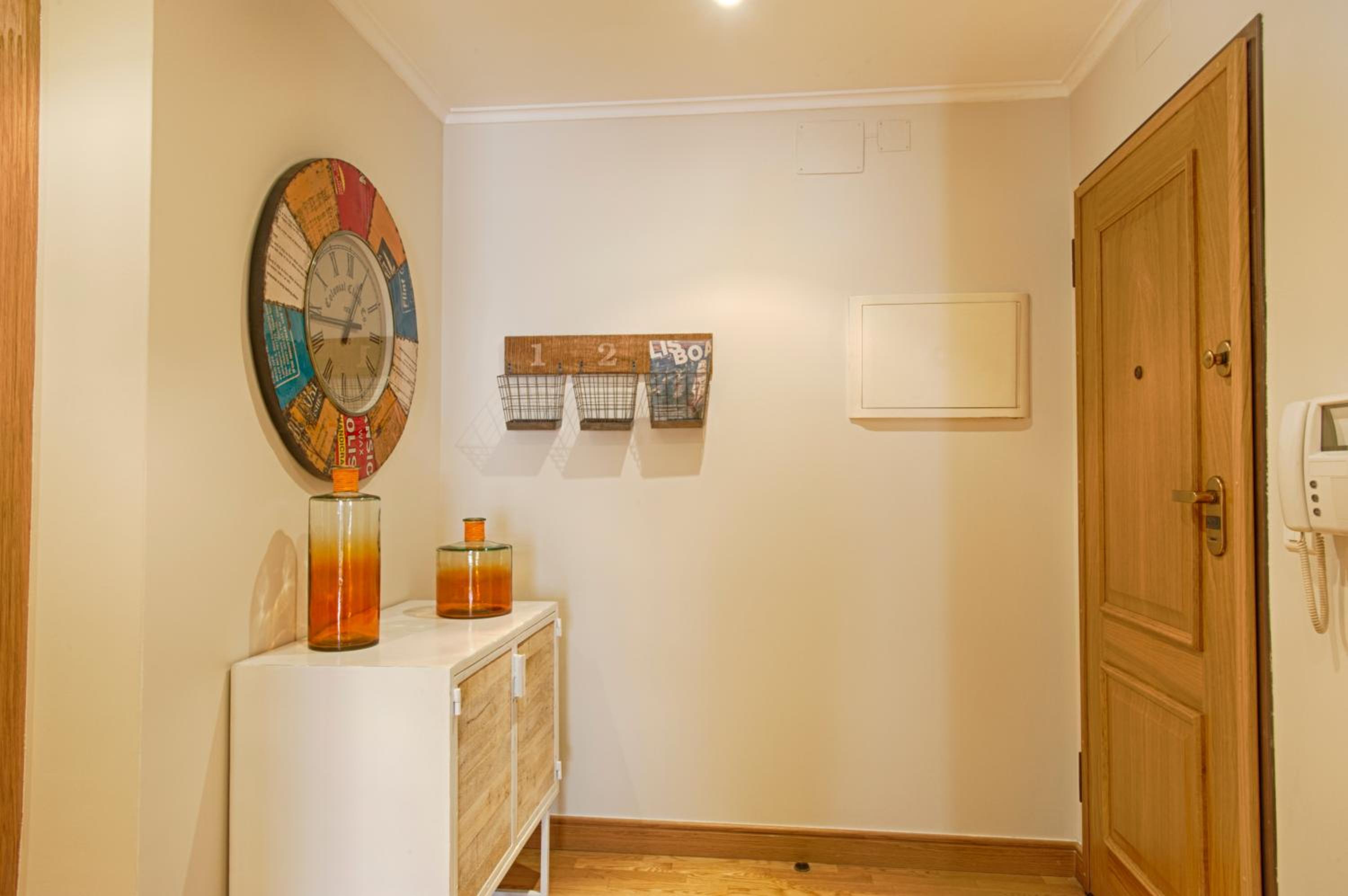 BmyGuest - Arroios Lisbon Apartment view 4