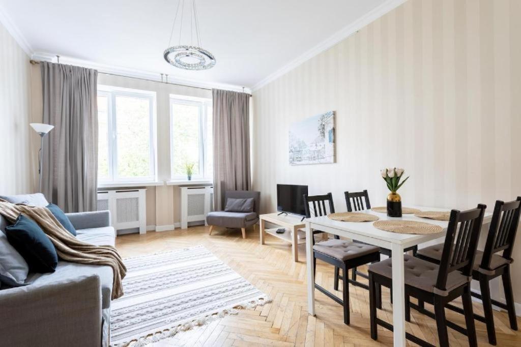 Urban Chic - 10 People - City Center -Nowy Swiat