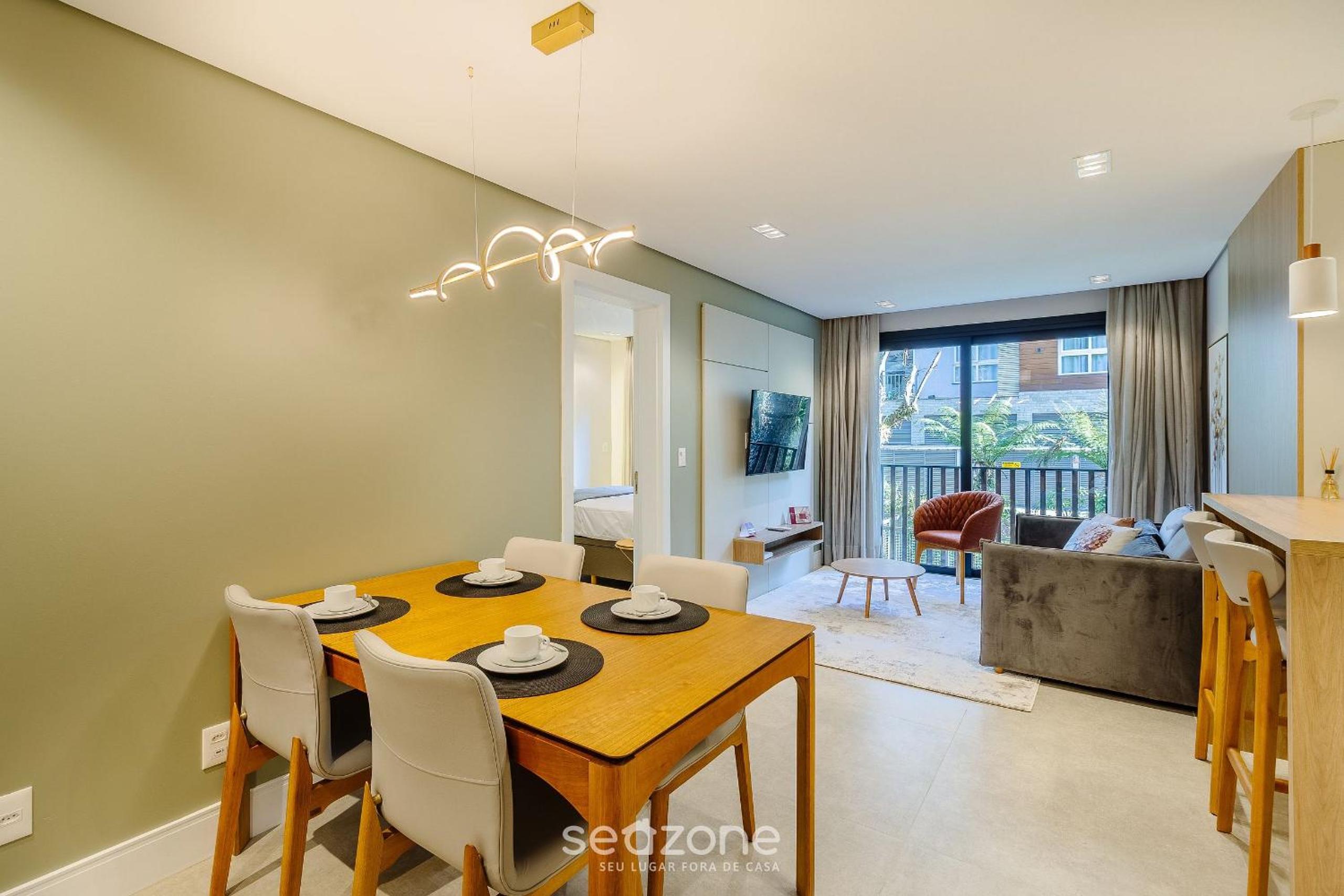 Apt with balcony in the heart of Gramado - MLU0306
