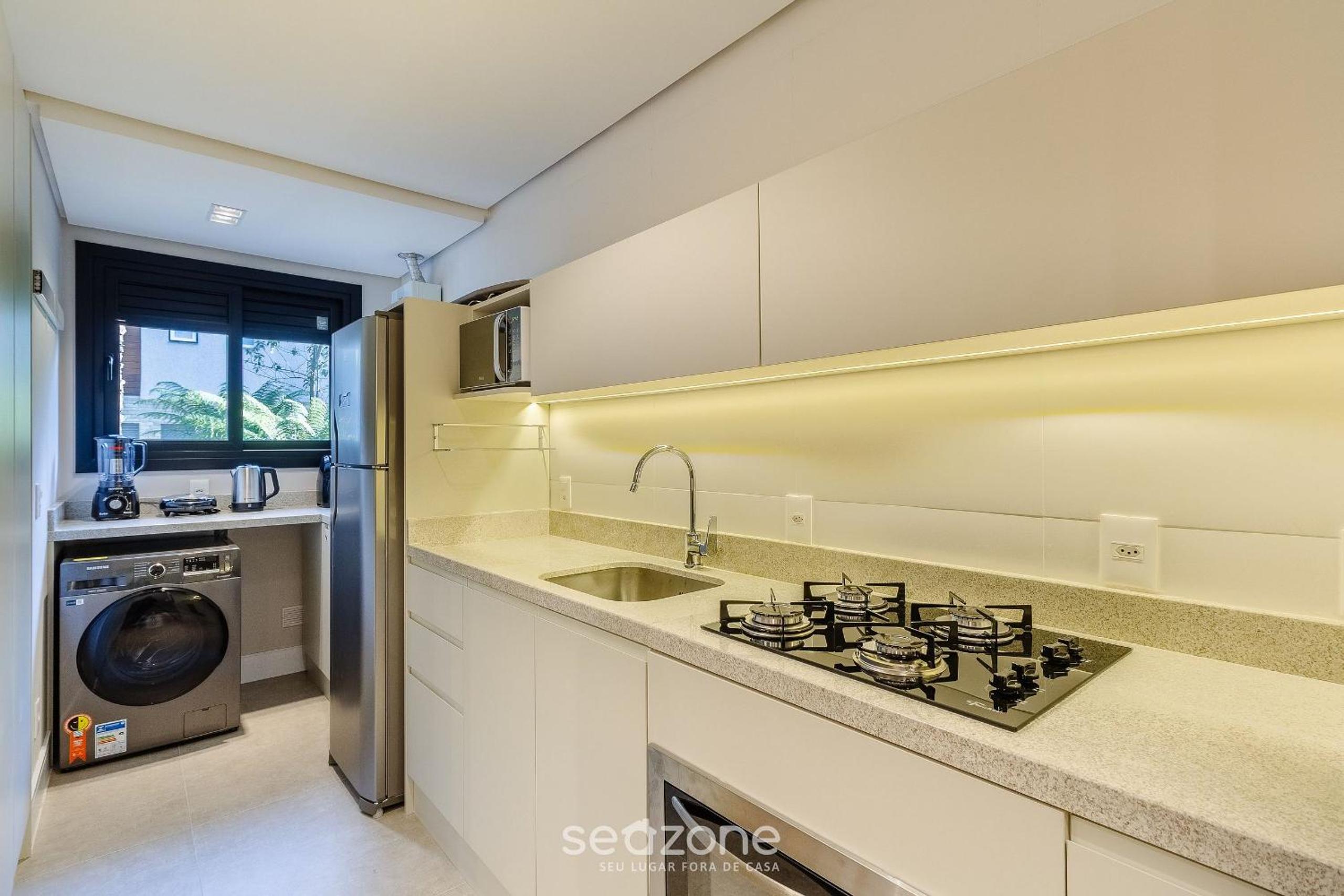 Apt with balcony in the heart of Gramado - MLU0306