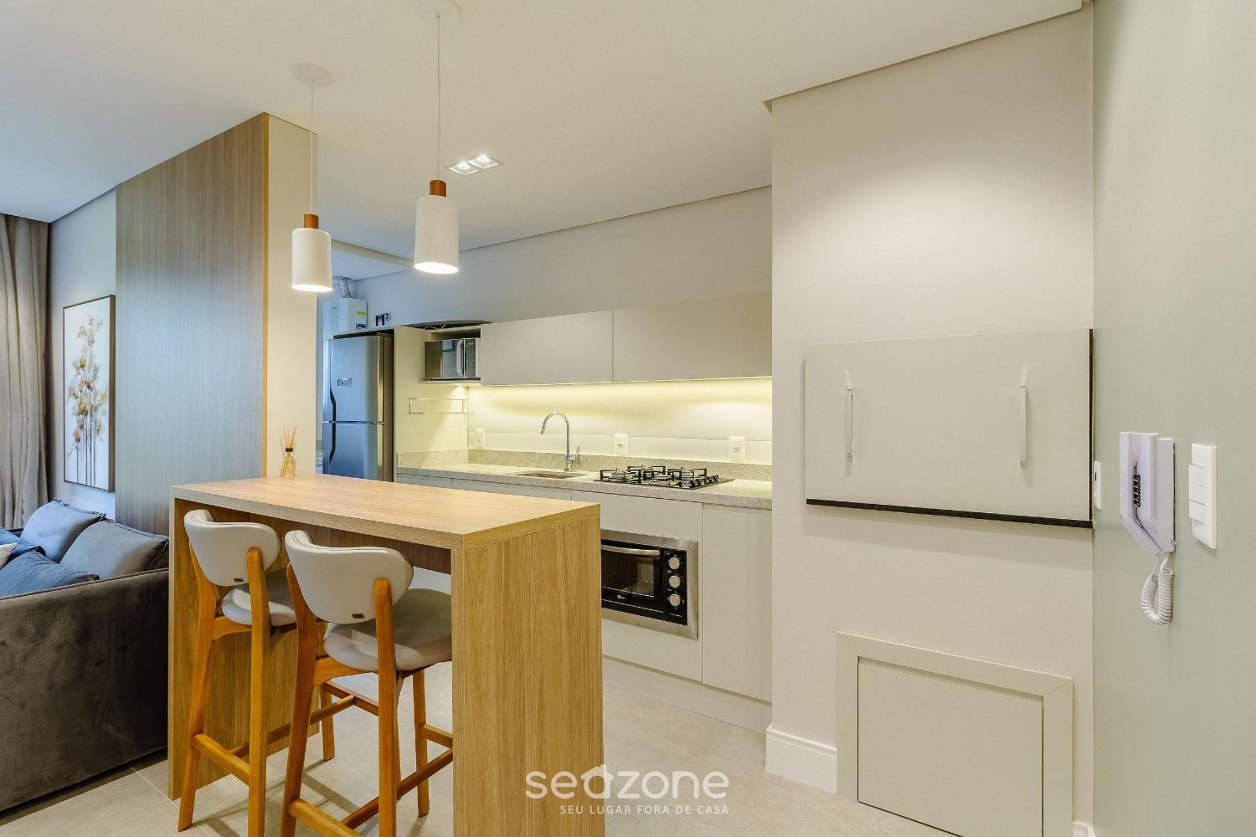 Apt with balcony in the heart of Gramado - MLU0306