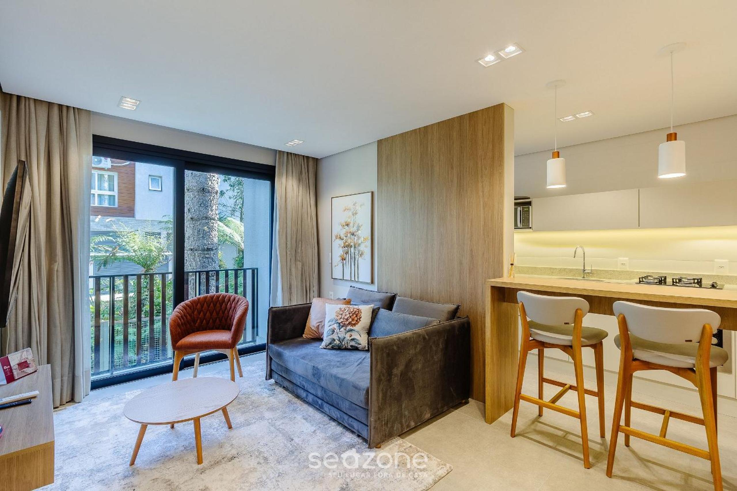 Apt with balcony in the heart of Gramado - MLU0306
