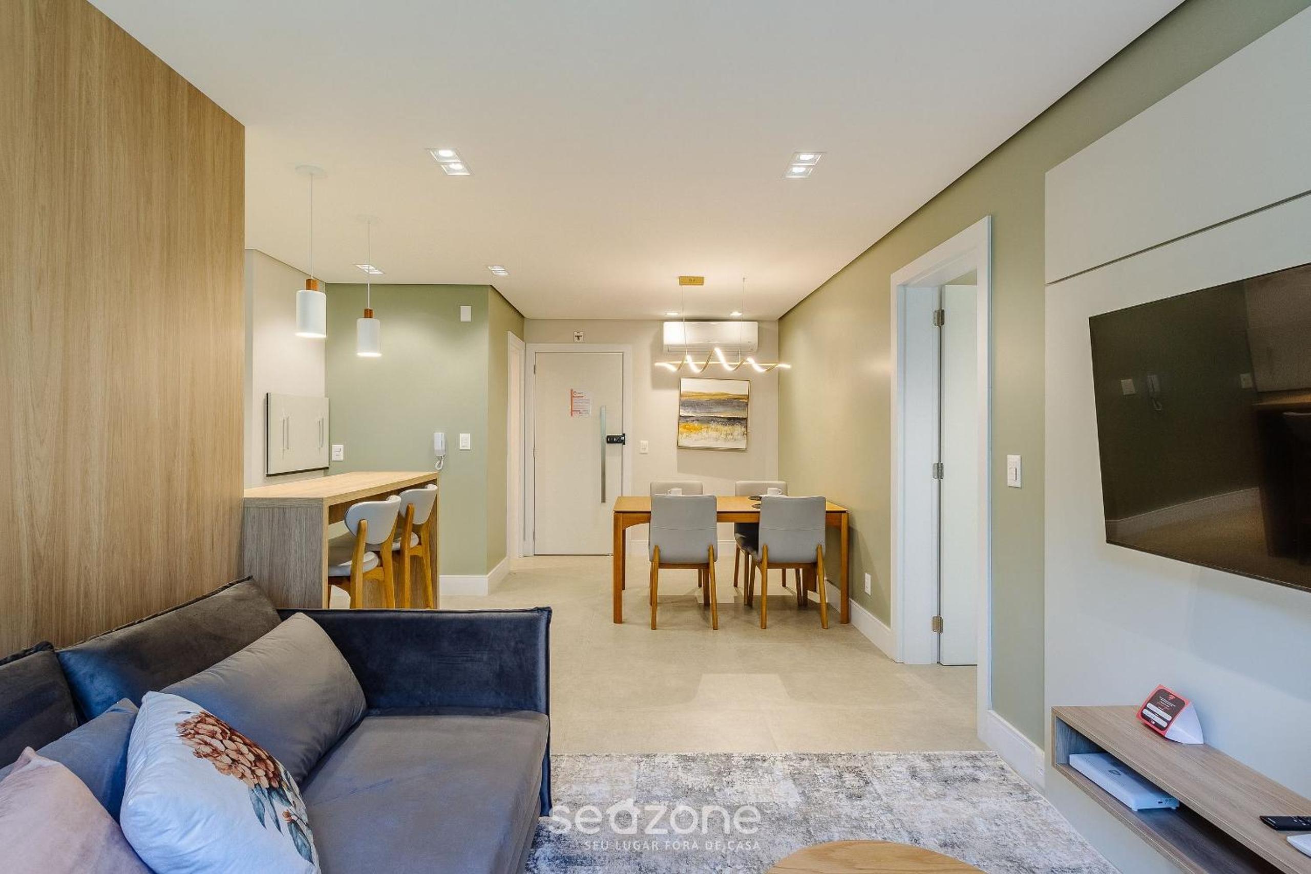 Apt with balcony in the heart of Gramado - MLU0306