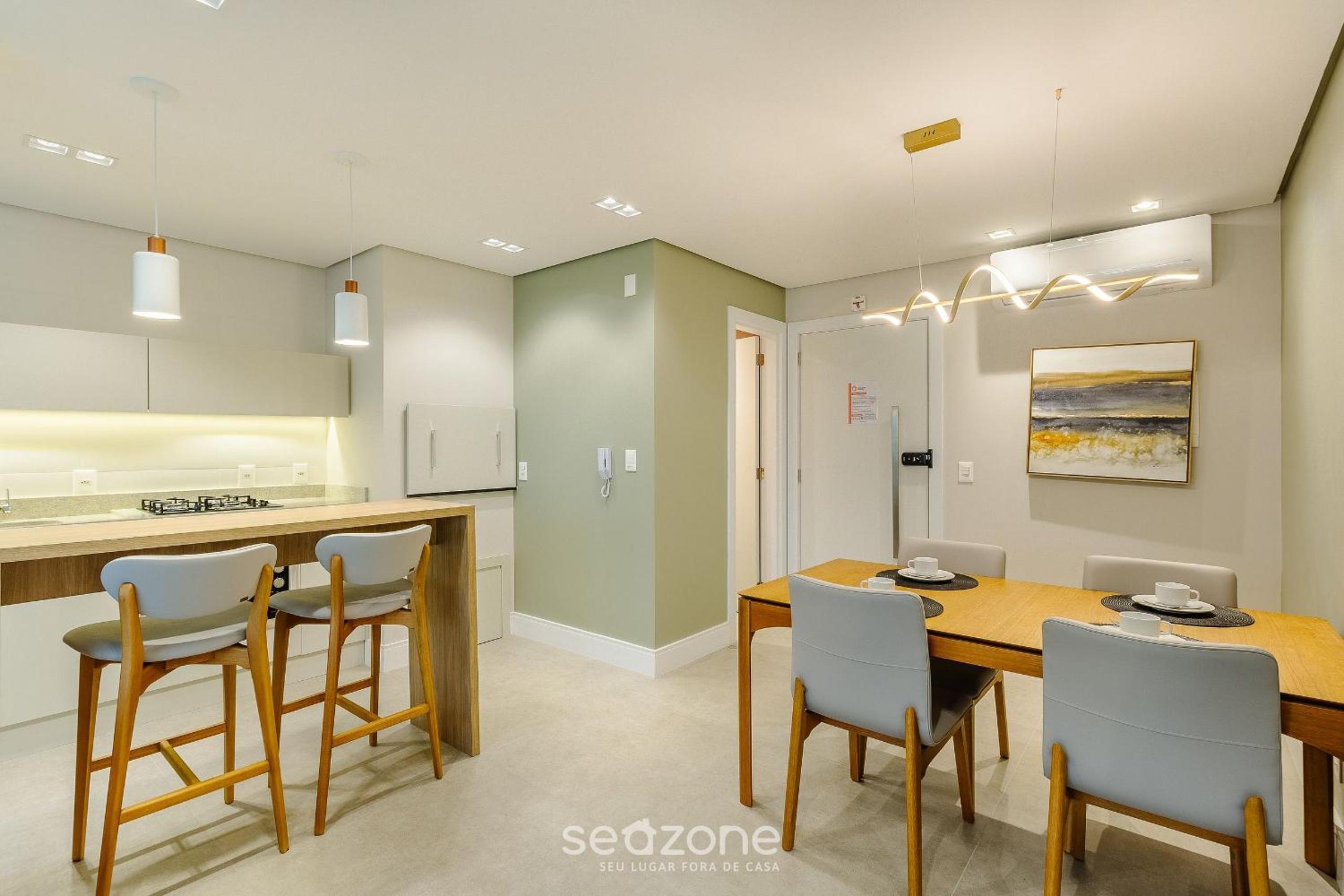 Apt with balcony in the heart of Gramado - MLU0306