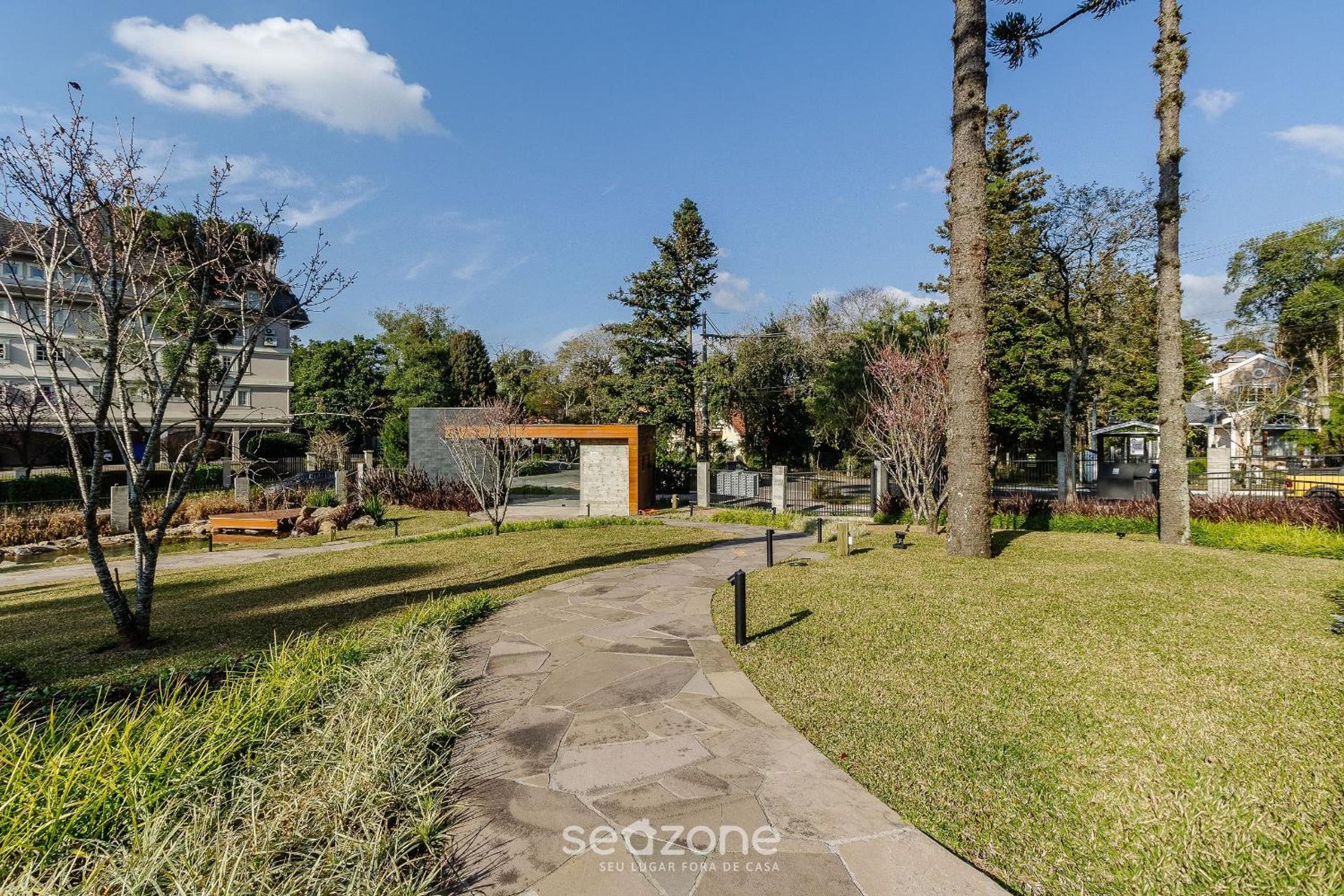 Apt with balcony in the heart of Gramado - MLU0306