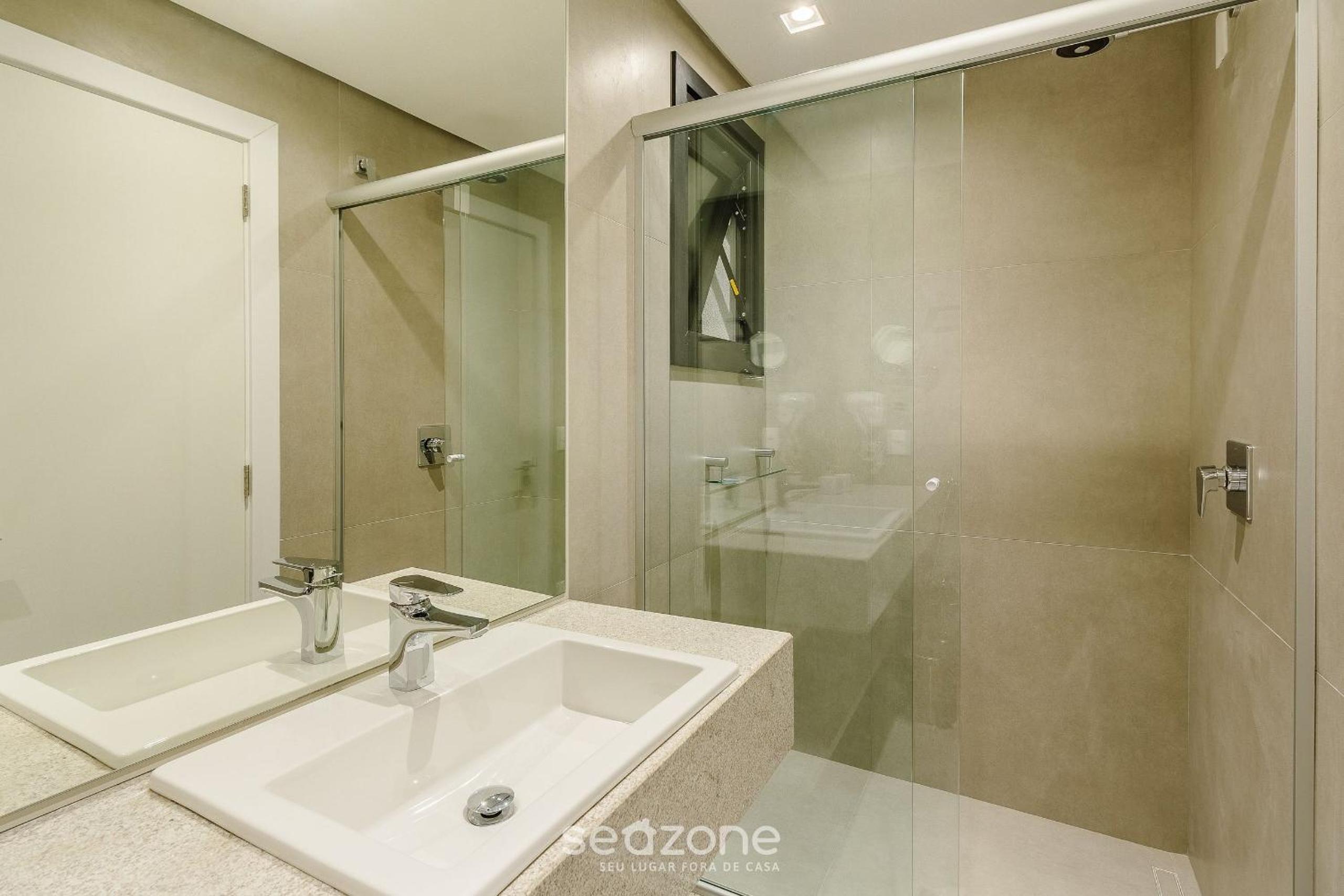 Apt with balcony in the heart of Gramado - MLU0306