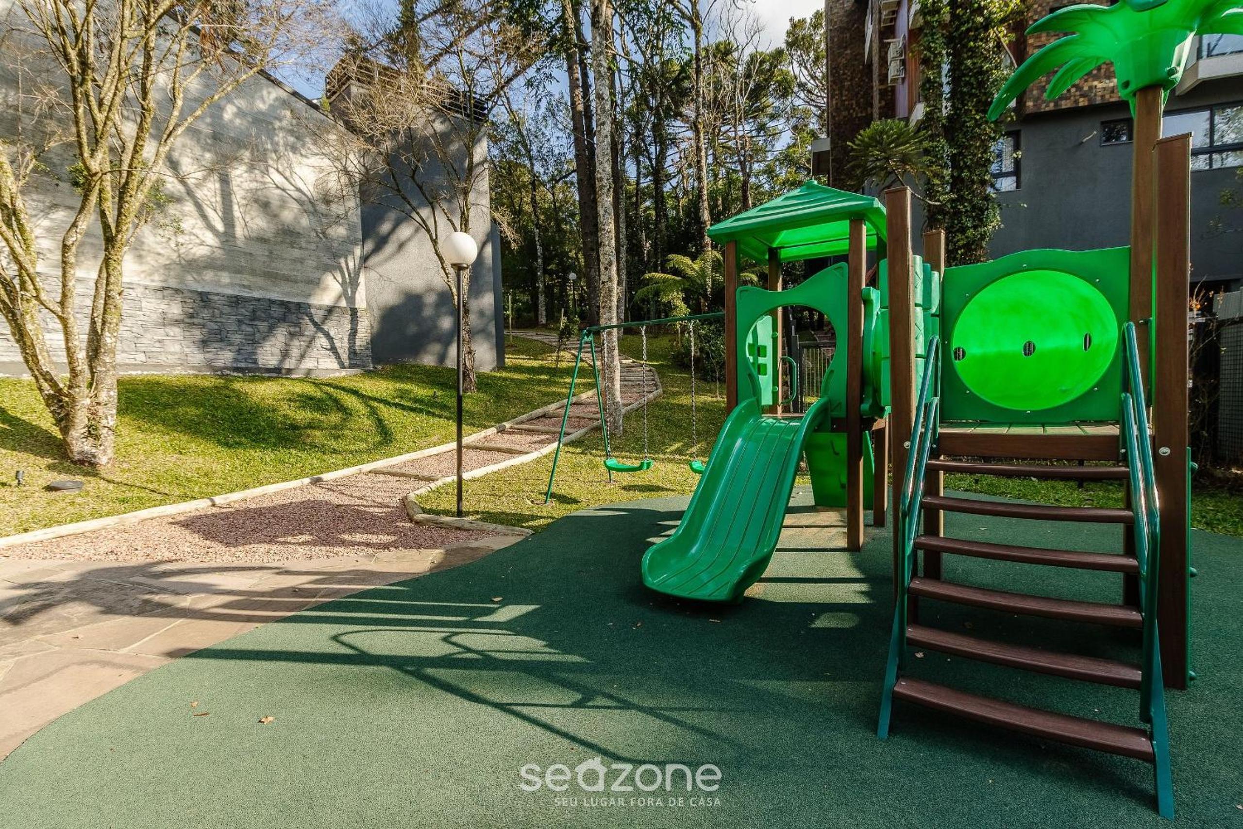 Apt with balcony in the heart of Gramado - MLU0306