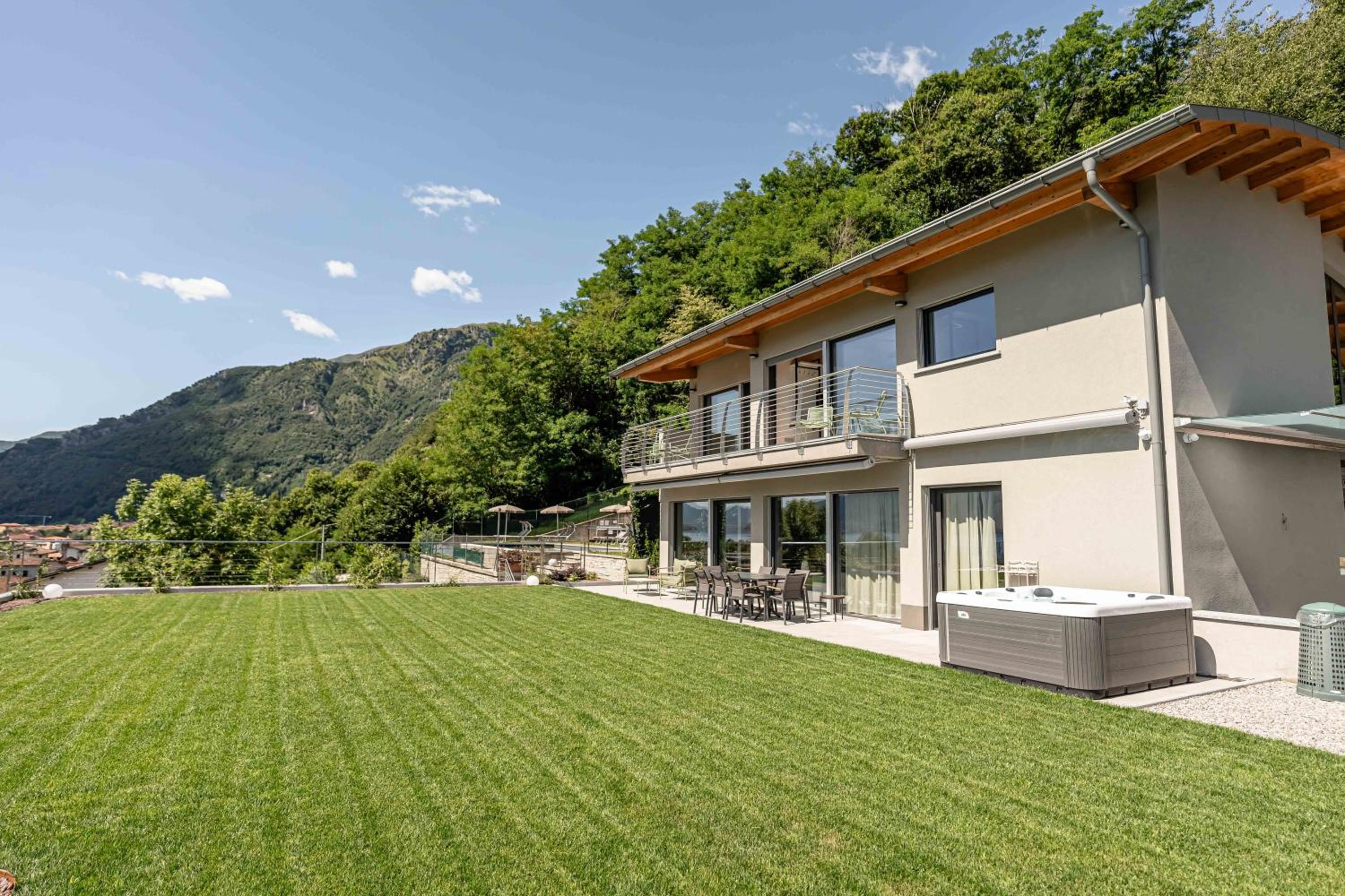 Villa Afrodite Lake Como - Luxury Italian Design by 