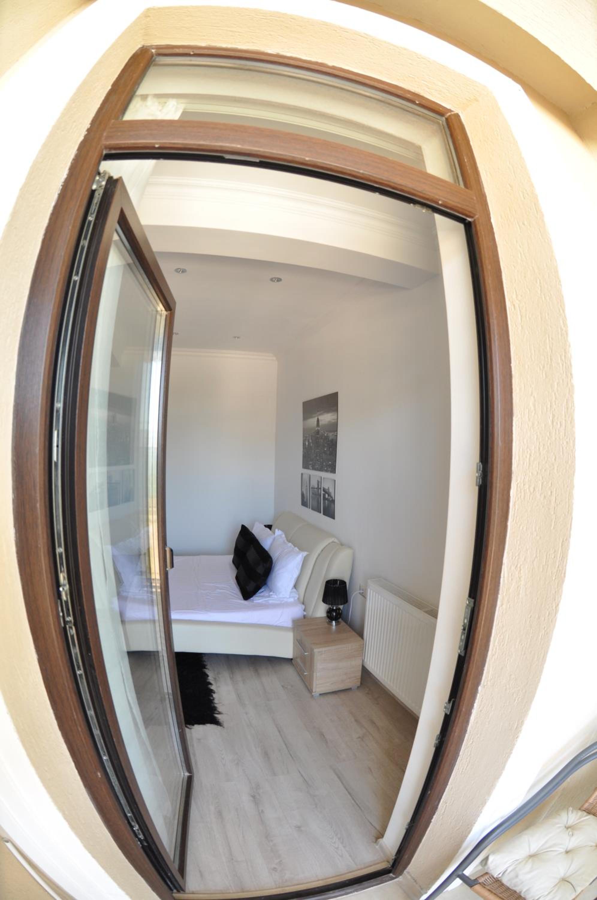 Solid Residence Oana