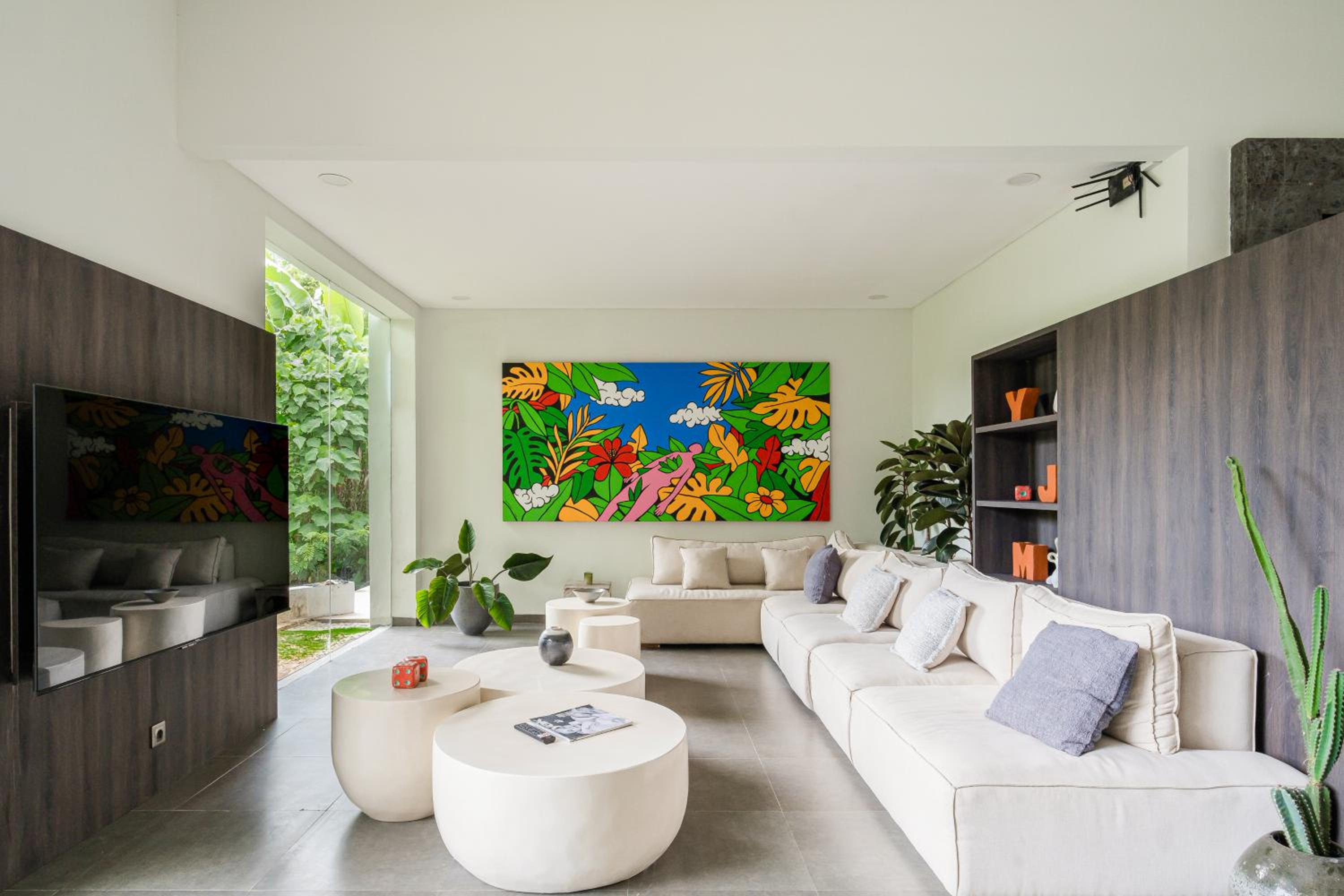 5BR Designer Villa with BBQ & Private Pool in Canggu