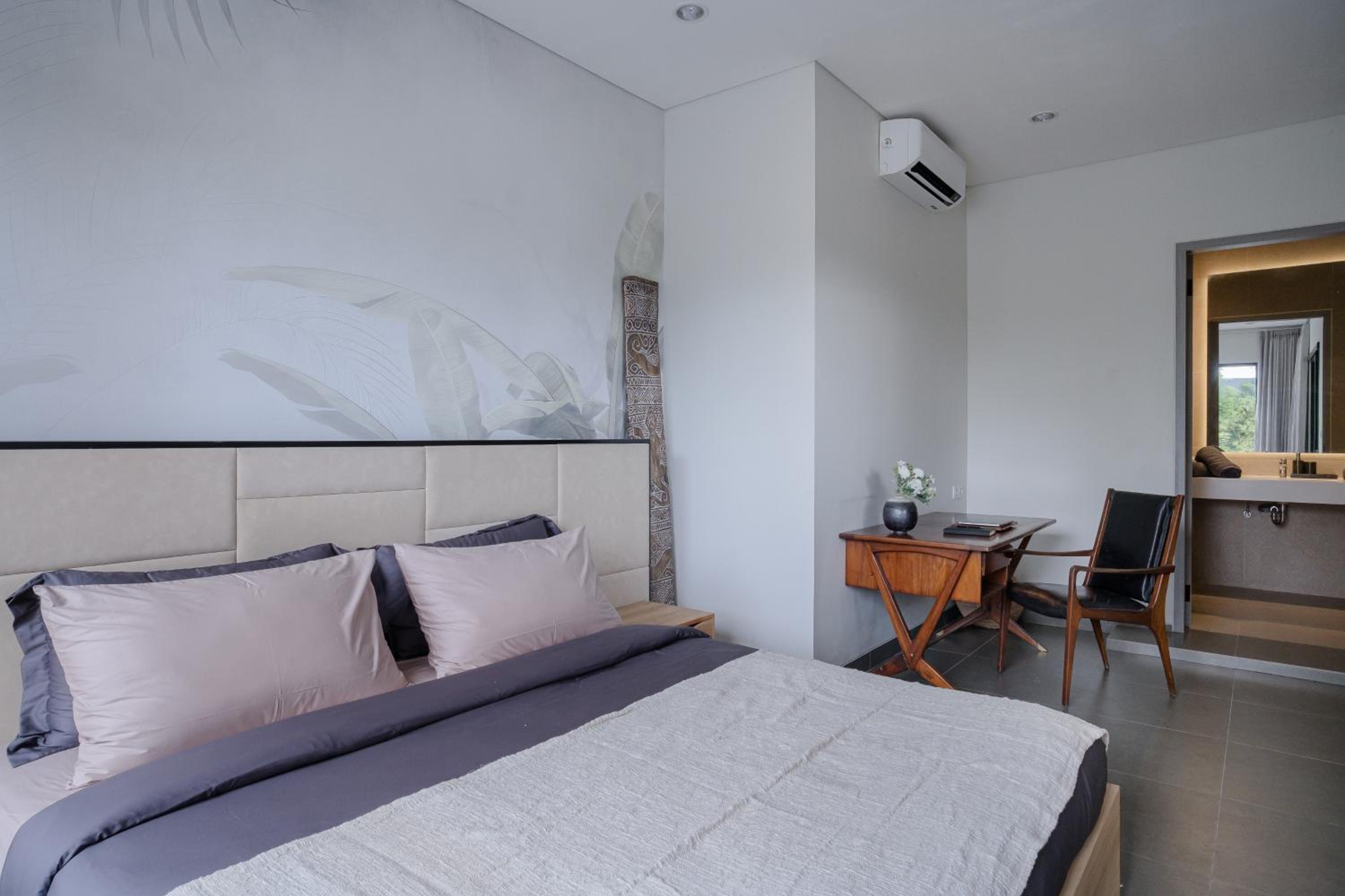 5BR Designer Villa with BBQ & Private Pool in Canggu