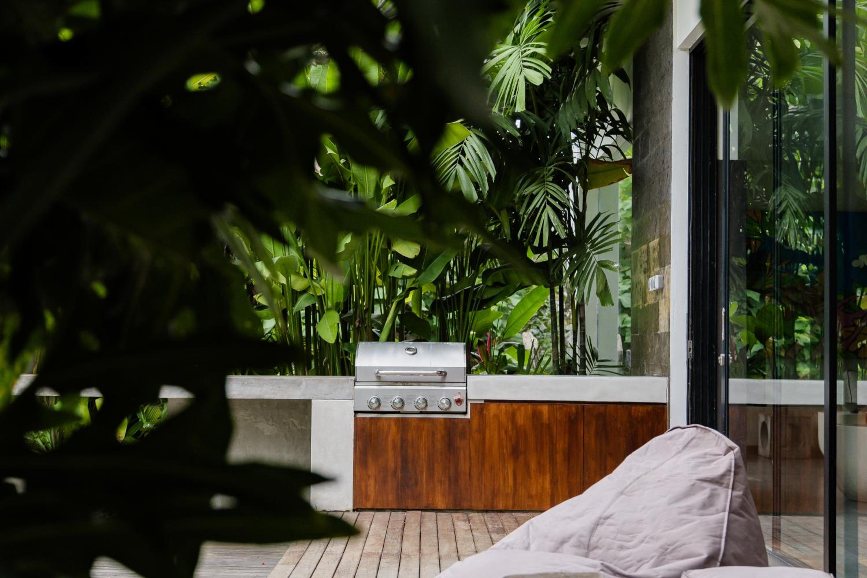 5BR Designer Villa with BBQ & Private Pool in Canggu