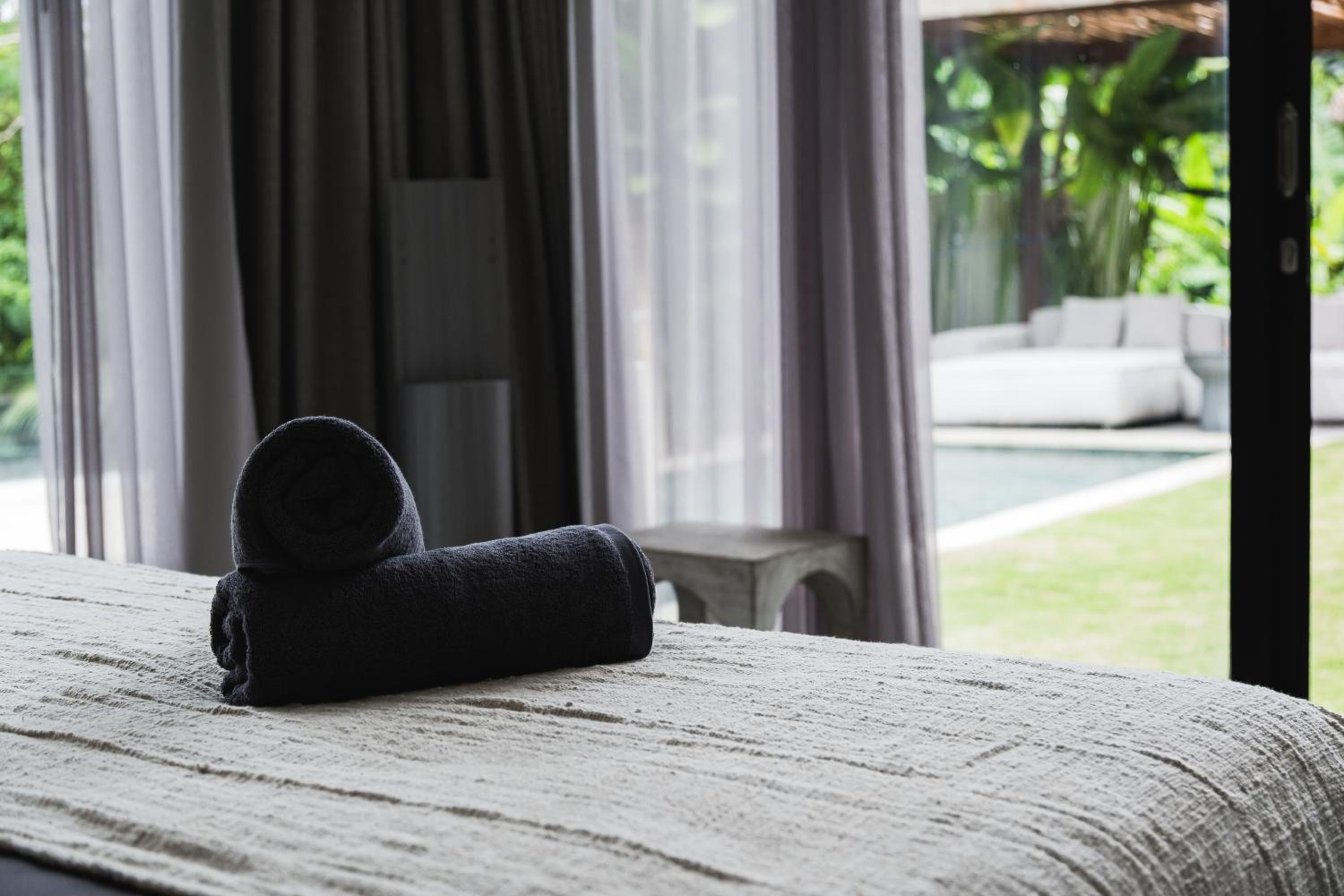 5BR Designer Villa with BBQ & Private Pool in Canggu
