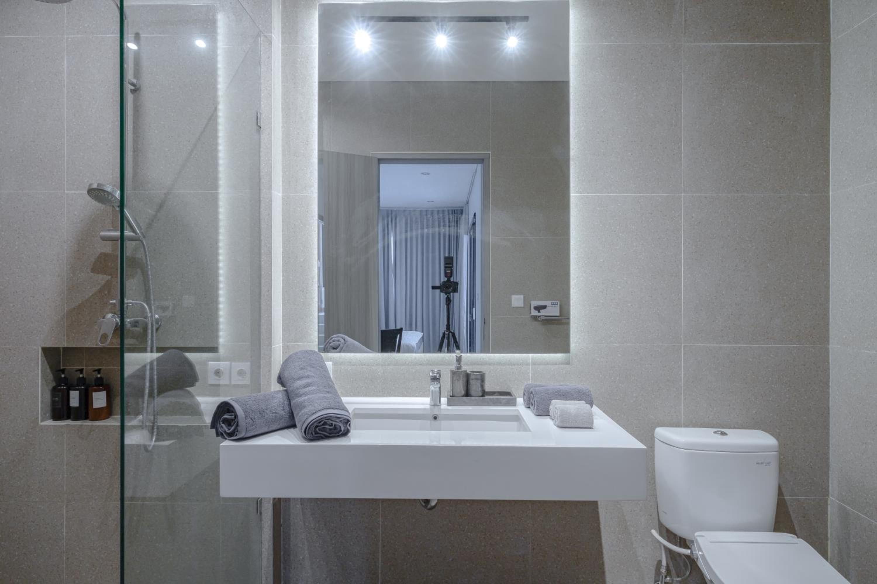5BR Designer Villa with BBQ & Private Pool in Canggu