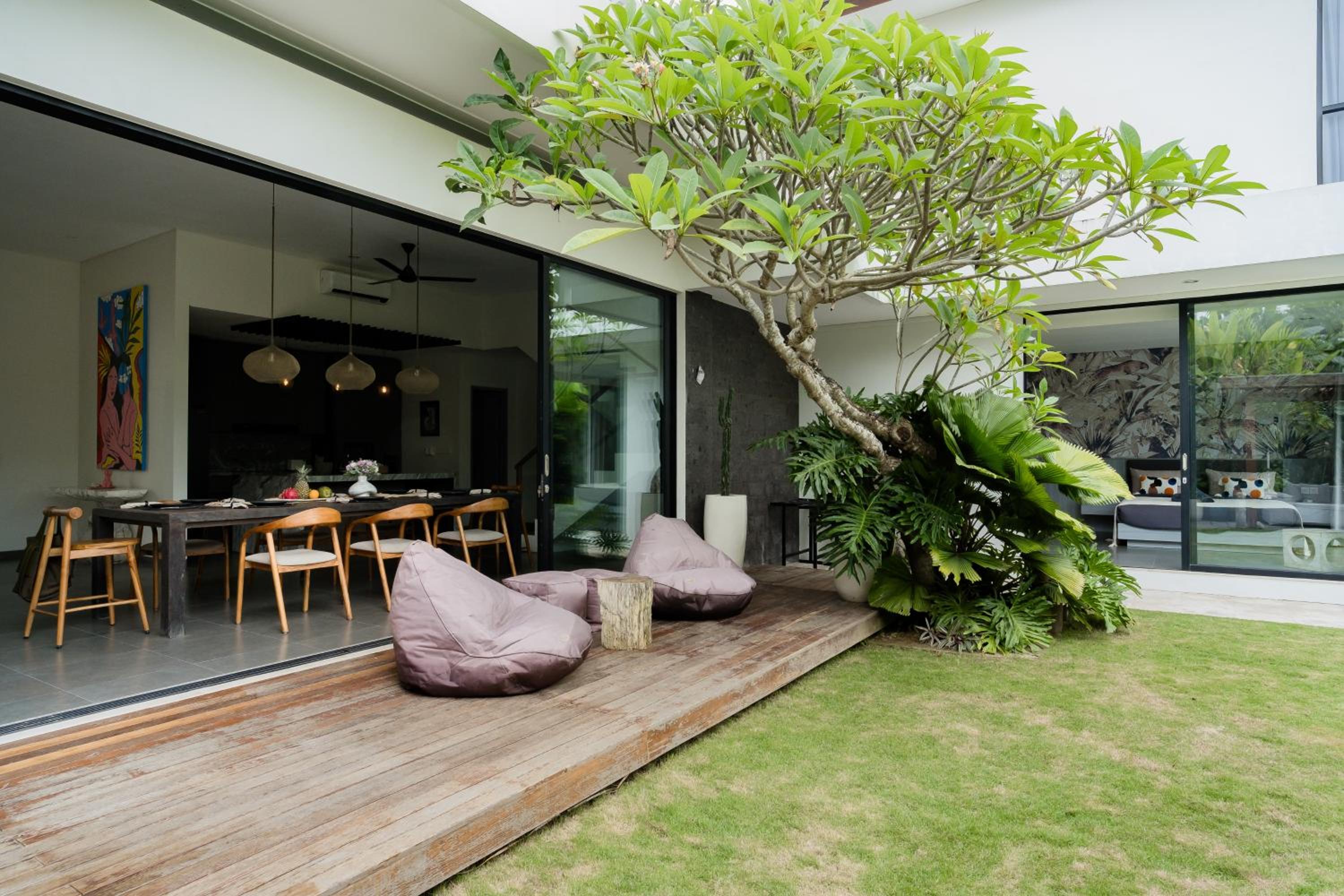 5BR Designer Villa with BBQ & Private Pool in Canggu