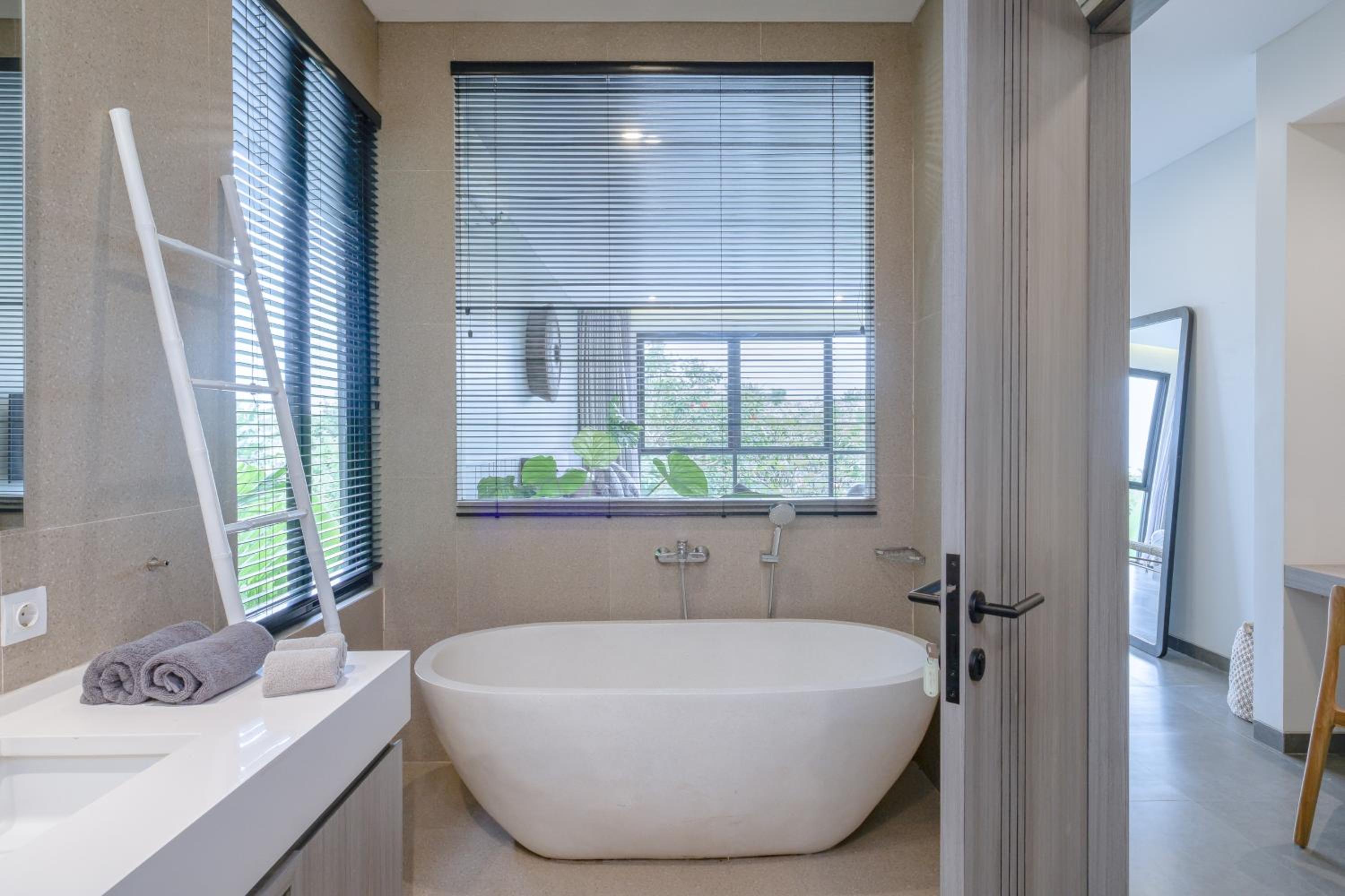 5BR Designer Villa with BBQ & Private Pool in Canggu