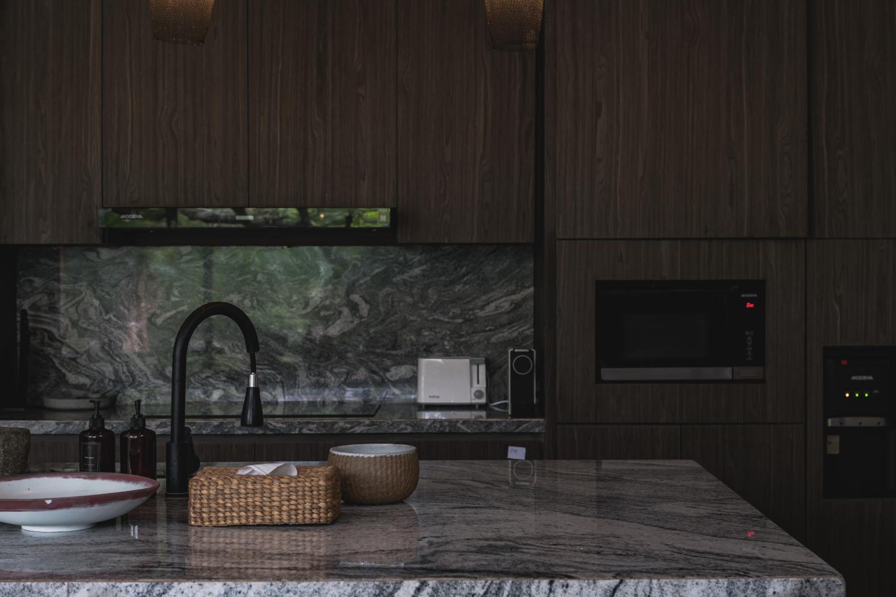 5BR Designer Villa with BBQ & Private Pool in Canggu