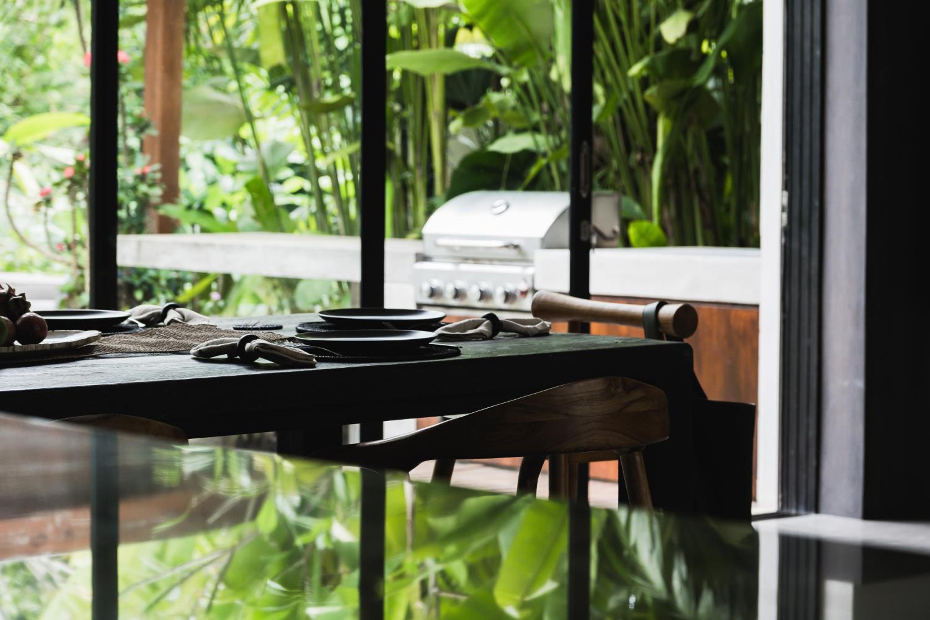 5BR Designer Villa with BBQ & Private Pool in Canggu