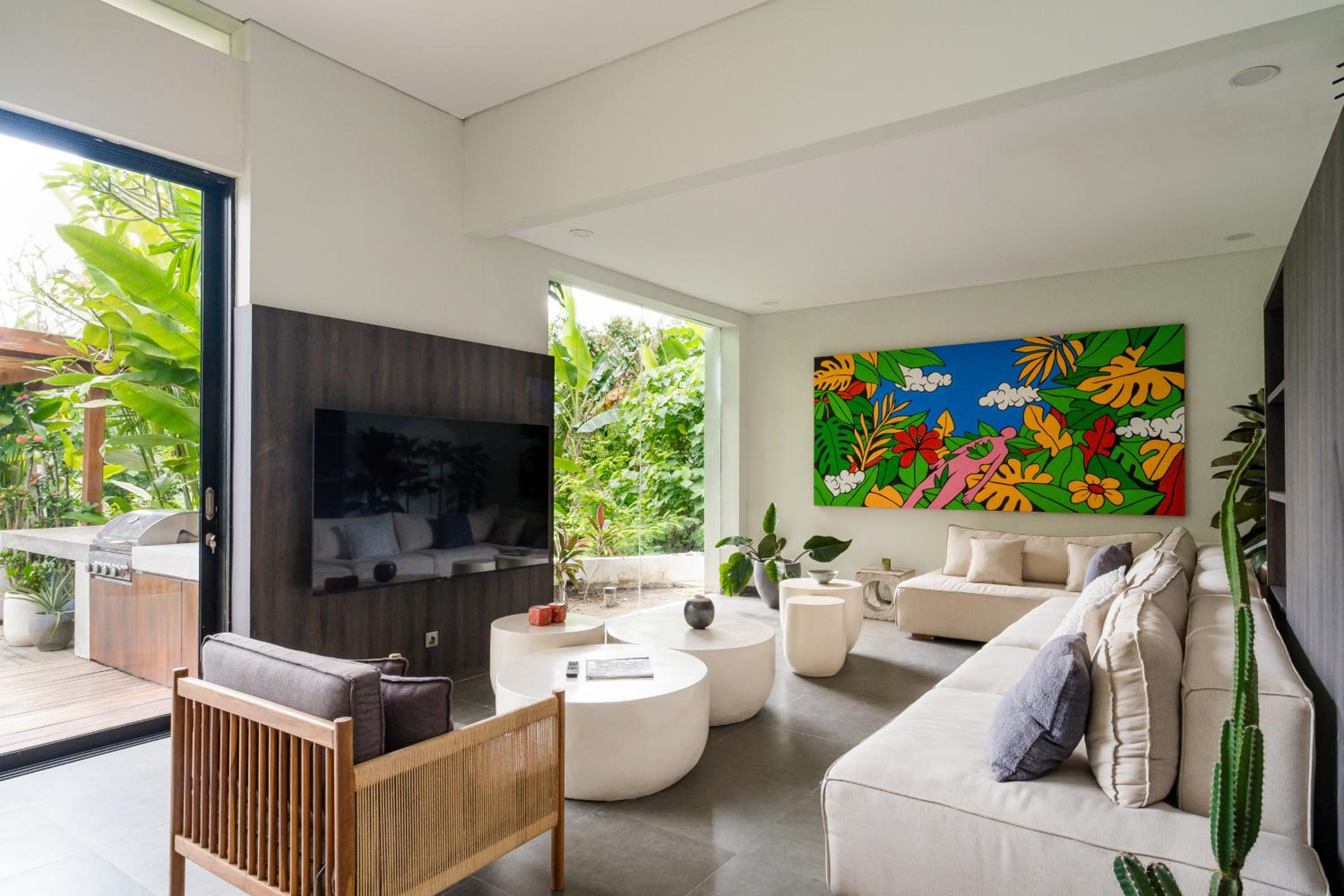 5BR Designer Villa with BBQ & Private Pool in Canggu