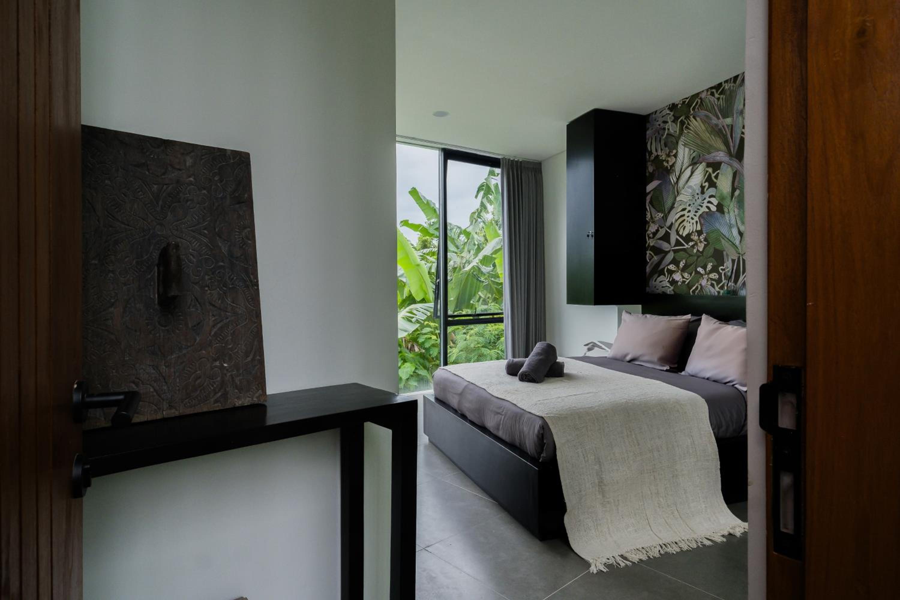 5BR Designer Villa with BBQ & Private Pool in Canggu