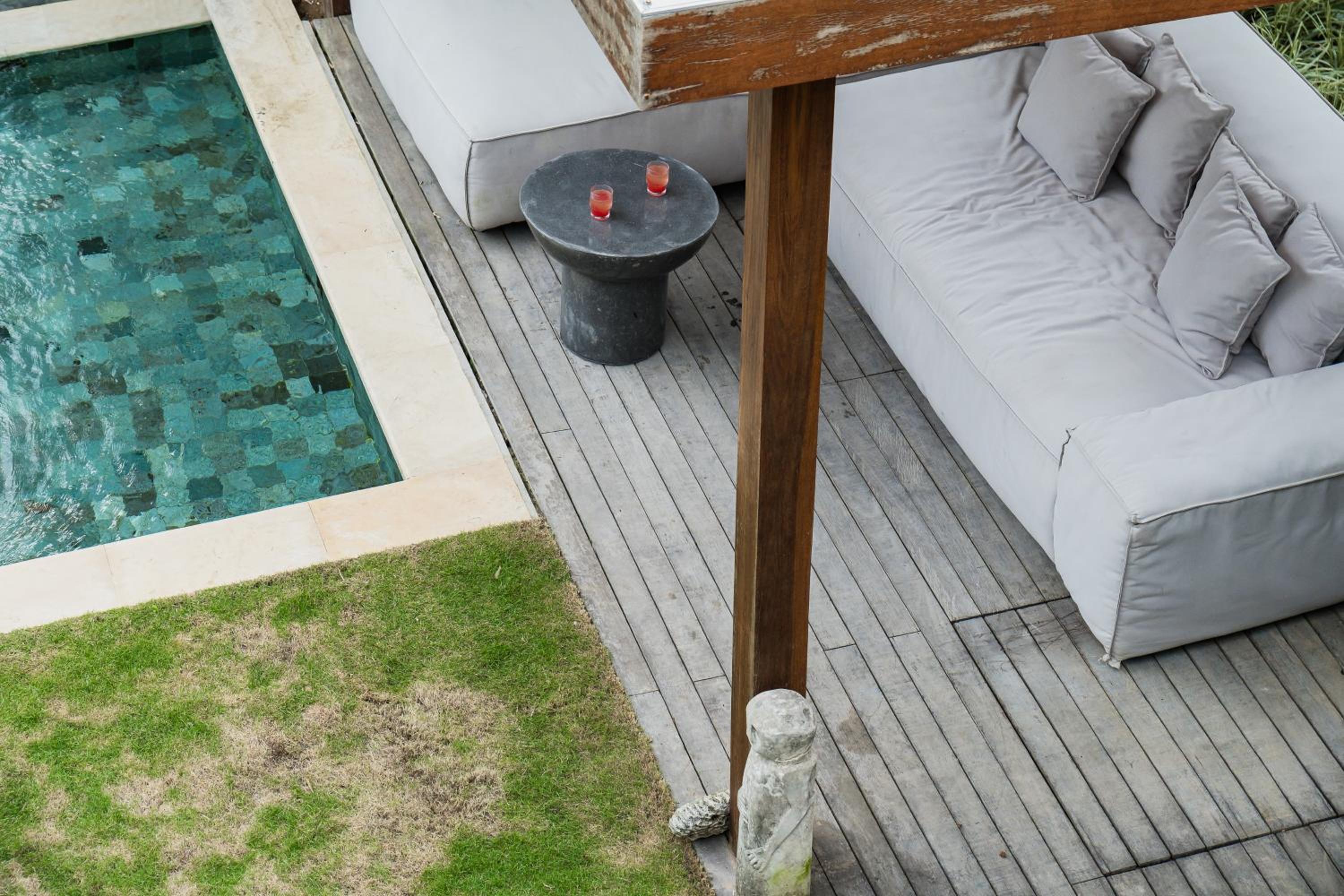 5BR Designer Villa with BBQ & Private Pool in Canggu