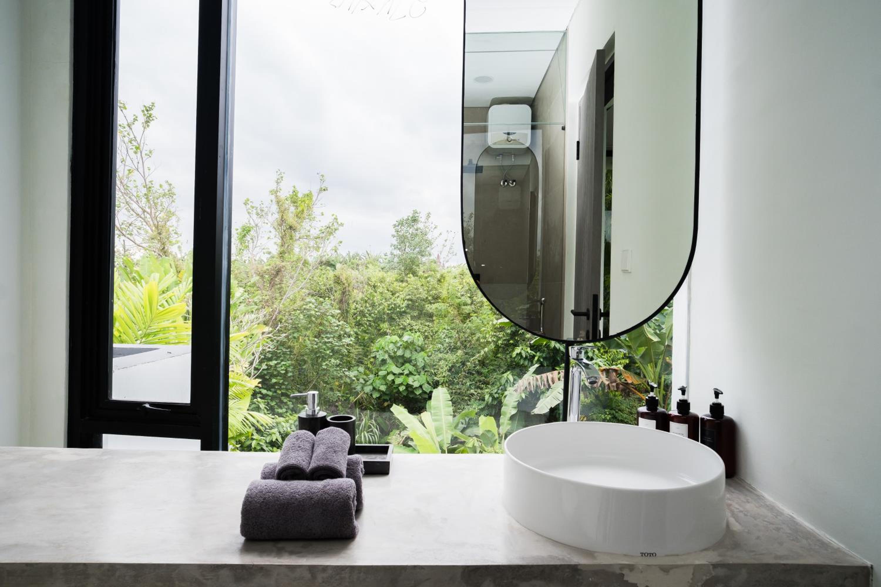 5BR Designer Villa with BBQ & Private Pool in Canggu