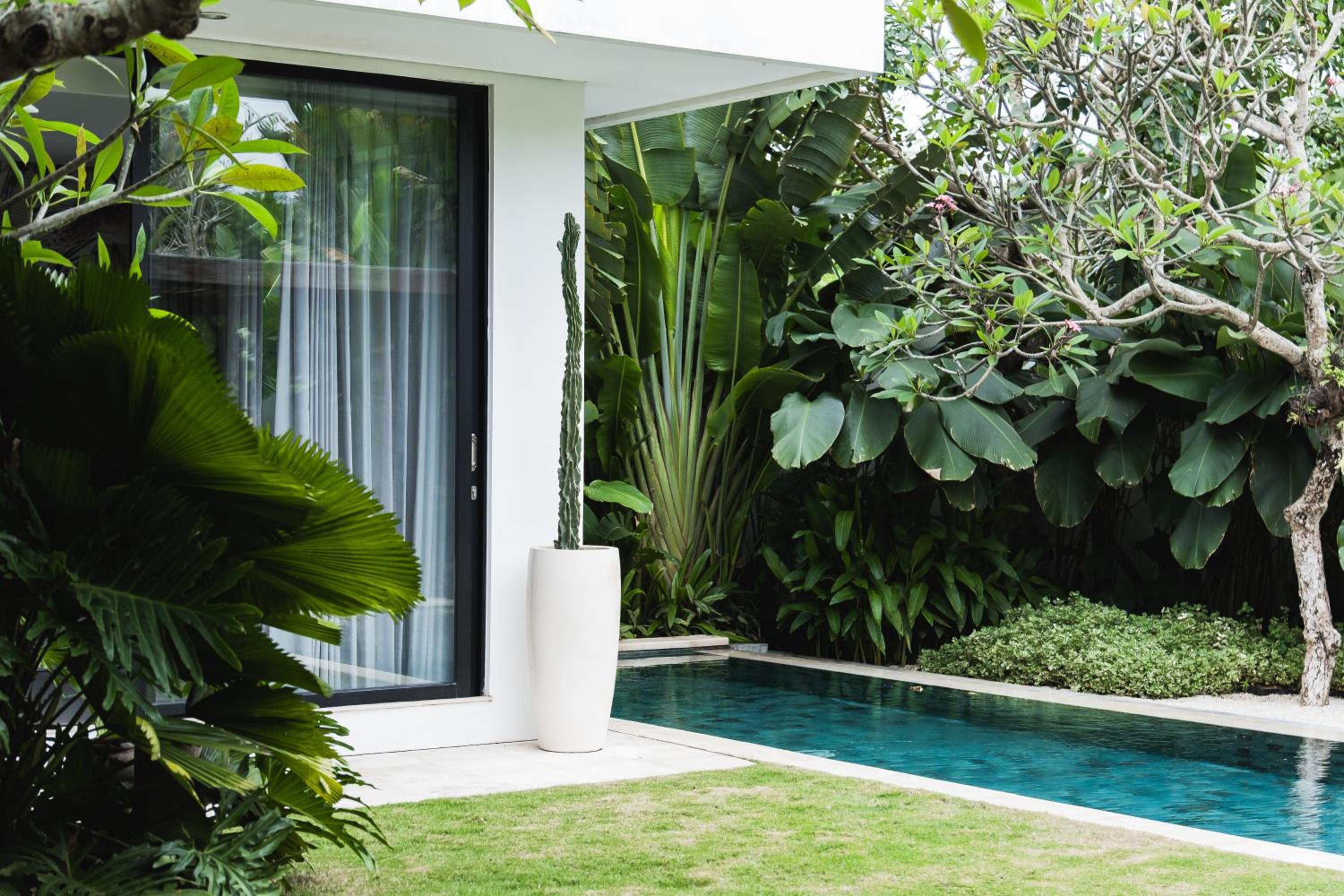 5BR Designer Villa with BBQ & Private Pool in Canggu
