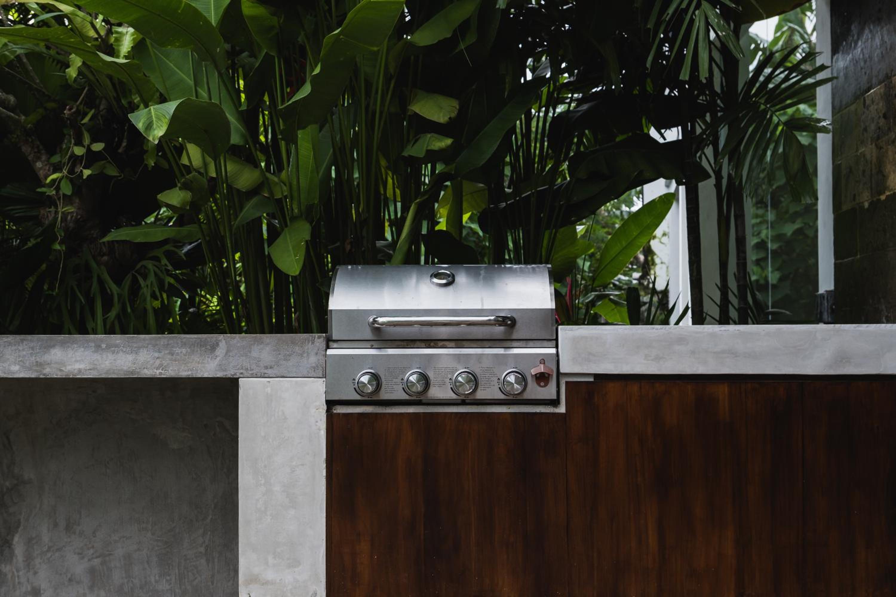 5BR Designer Villa with BBQ & Private Pool in Canggu