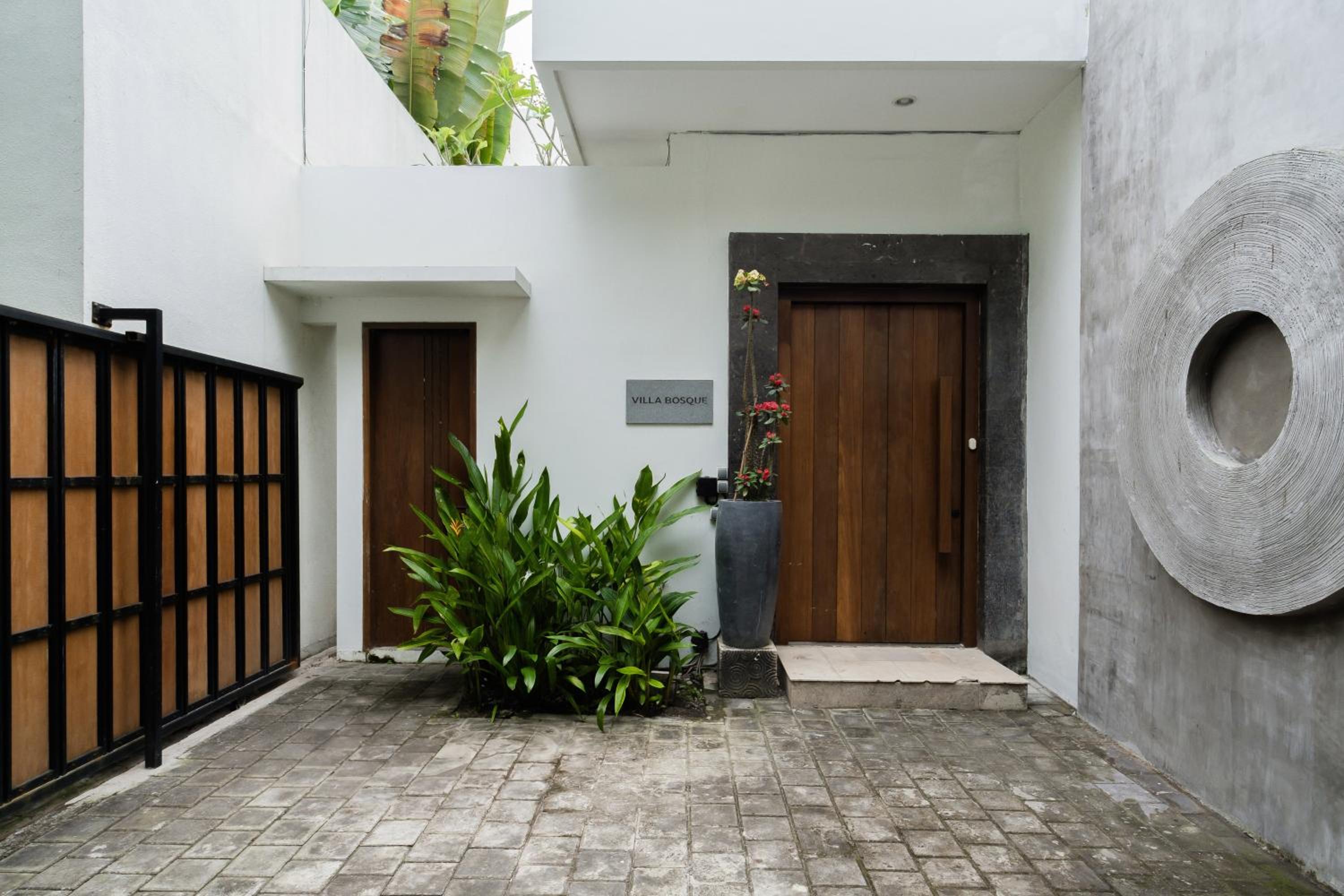 5BR Designer Villa with BBQ & Private Pool in Canggu