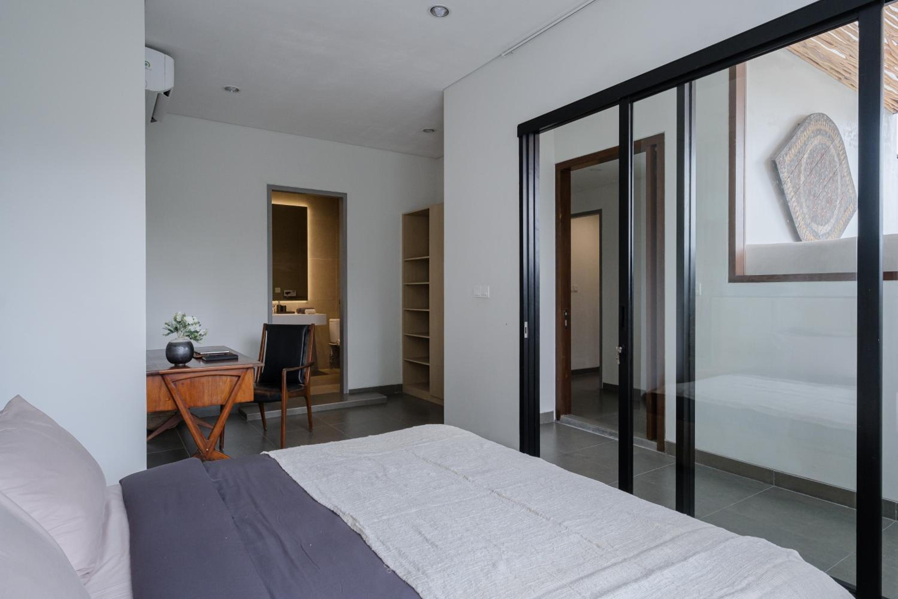 5BR Designer Villa with BBQ & Private Pool in Canggu